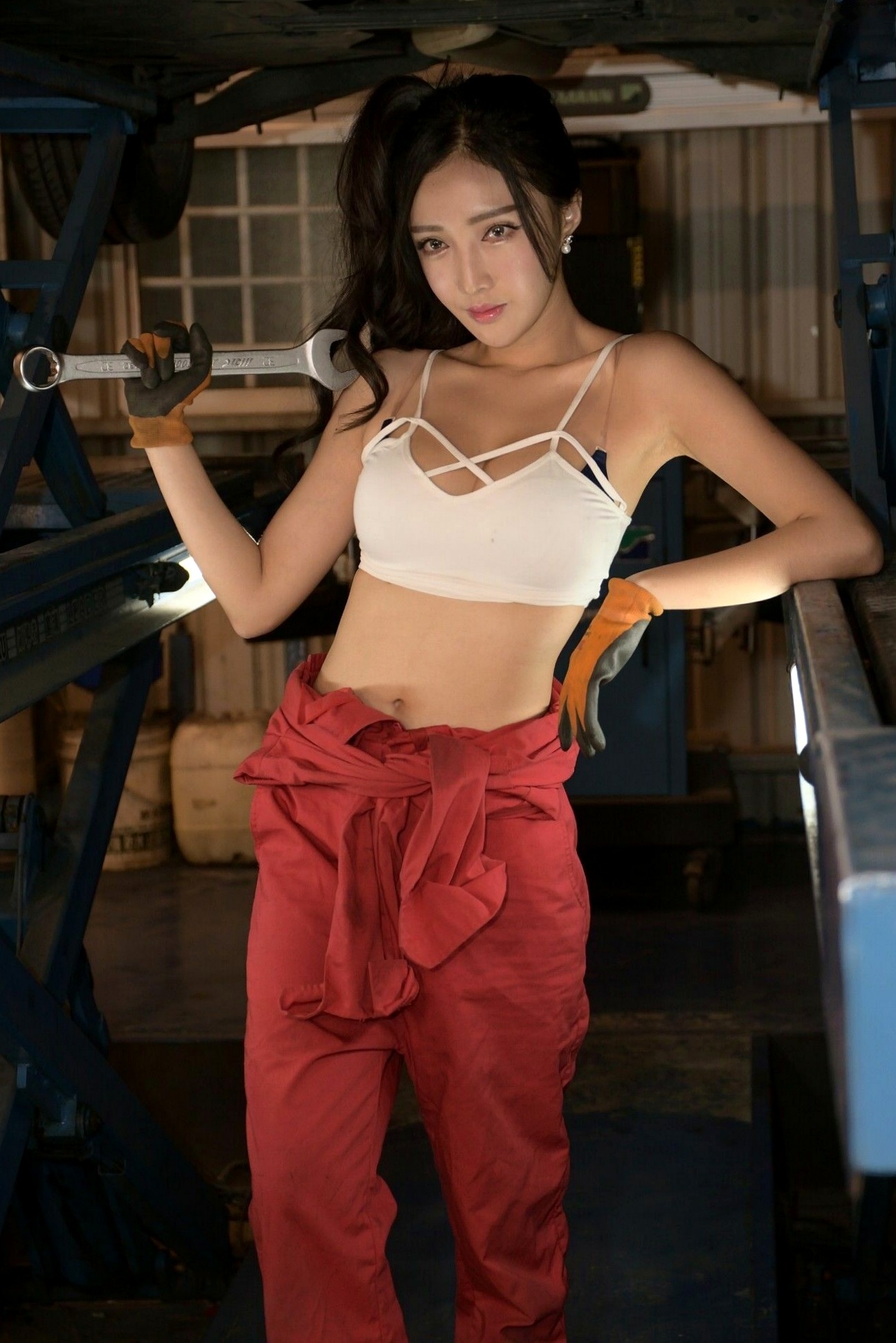 Gallery - 台湾正妹赵芸Syuan《美颜的汽车修理工》写真集，维修工厂风格诱惑私房照台湾性感诱惑私房照女神 女神私房照_秀色女神 - image 53