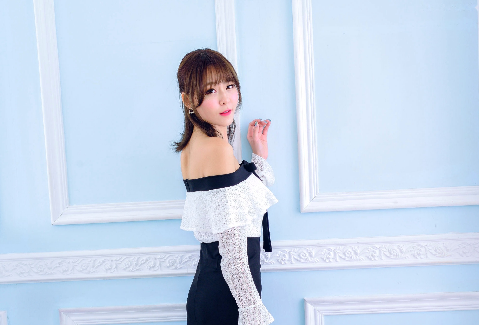 Gallery - 台湾正妹Winnie小雪/庄咏惠 精致室内私房写真 曼妙身材红色礼服诱惑 [90P]台湾私房照性感女神气质 女神私房照_秀色女神 - image 44