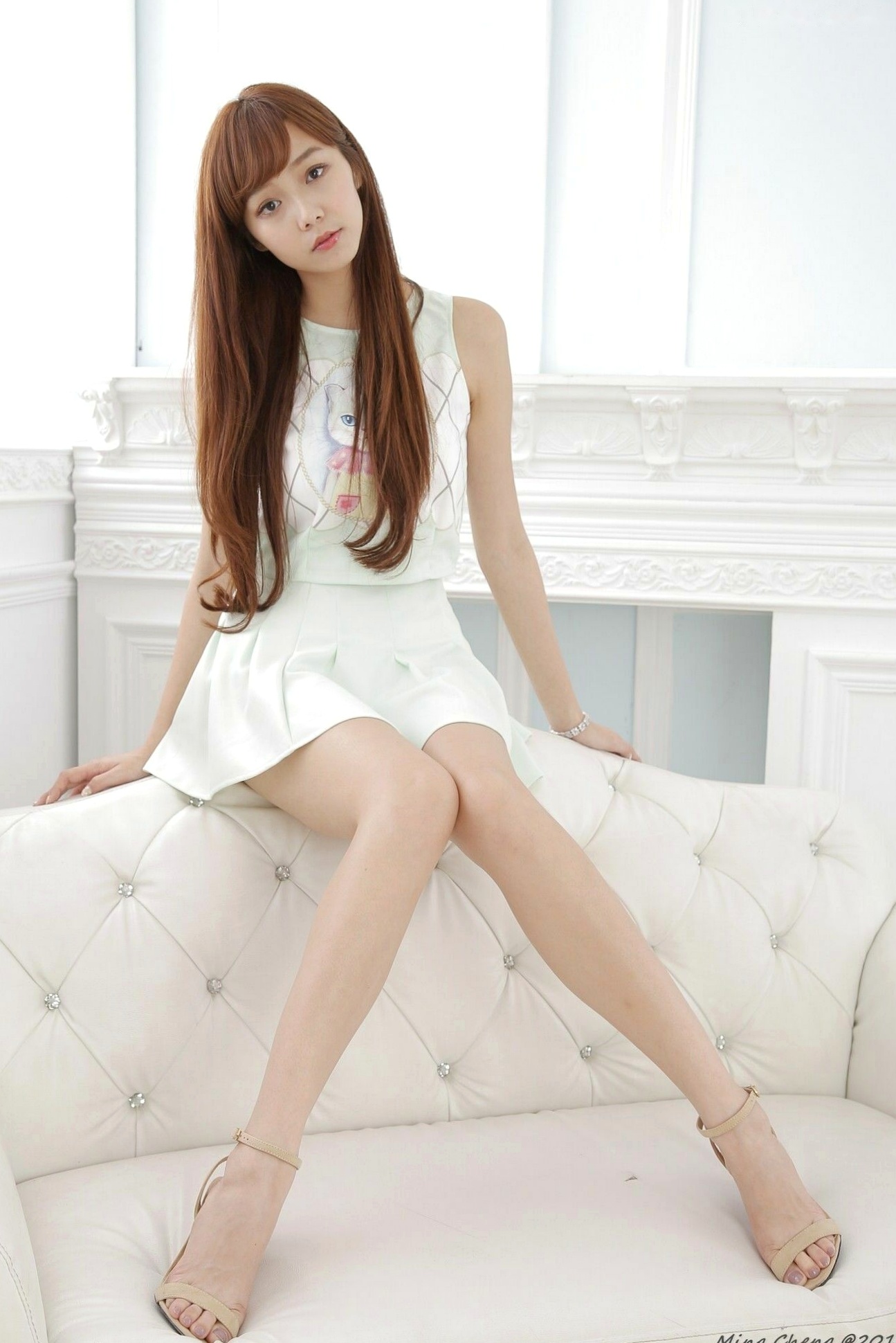 Gallery - 台湾正妹陈蕴予（小予儿）棚拍写真集，时尚美腿系列，优雅气质、清新甜美室内拍摄台湾美腿清新女神私房照 女神私房照_秀色女神 - image 33