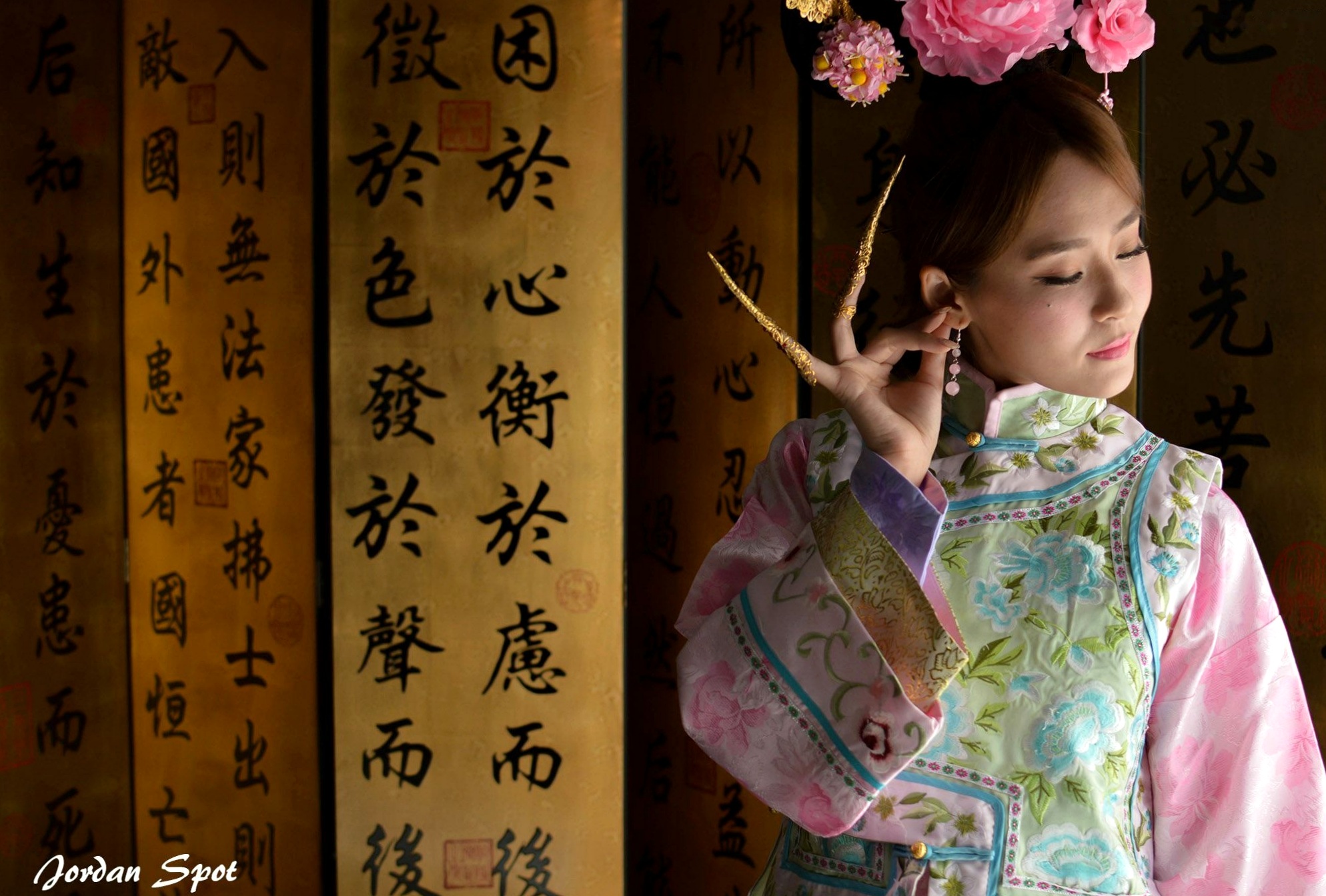 Gallery - 台湾正妹Winnie小雪庄温妮《古装丽人》穿旗袍演绎清宫古典风情写真集台湾旗袍气质角色扮演女神 女神私房照_秀色女神 - image 23