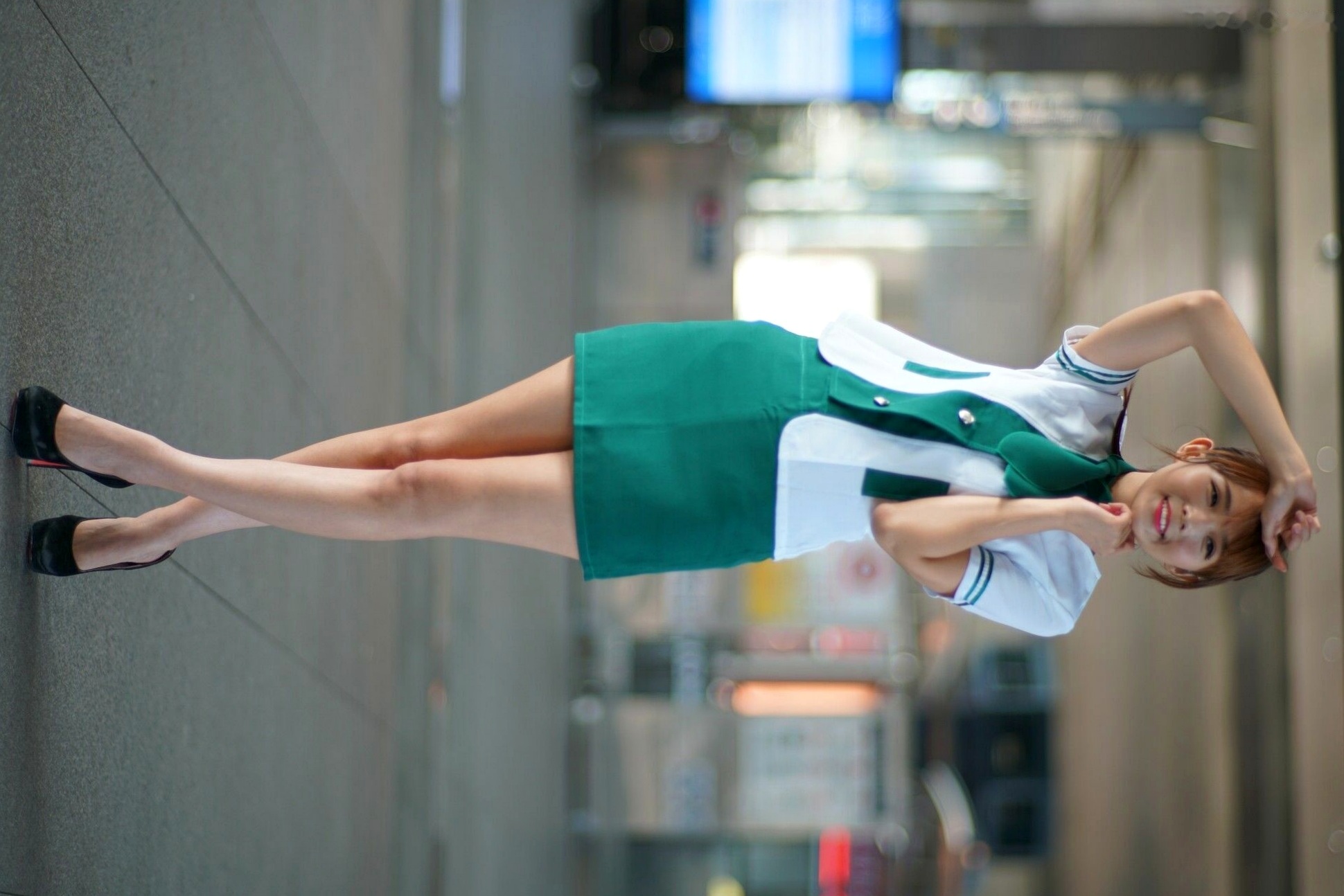 台湾正妹苏郁媛《烏日高鐵·空姐制服》甜美写真集 - 职场气质诱惑，制服美腿，都市温柔女神风