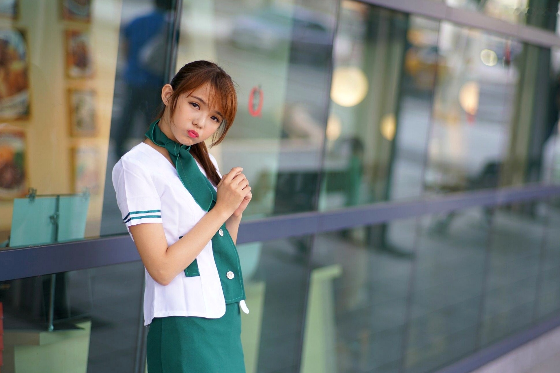 台湾正妹苏郁媛《烏日高鐵·空姐制服》甜美写真集 - 职场气质诱惑，制服美腿，都市温柔女神风