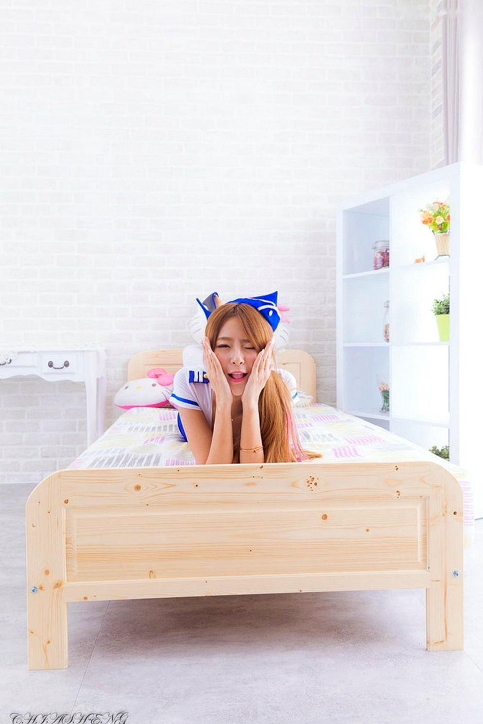 台湾正妹庄温妮Winnie百变时装棚拍，清纯校服与性感制服诱惑套图合集 (104P)