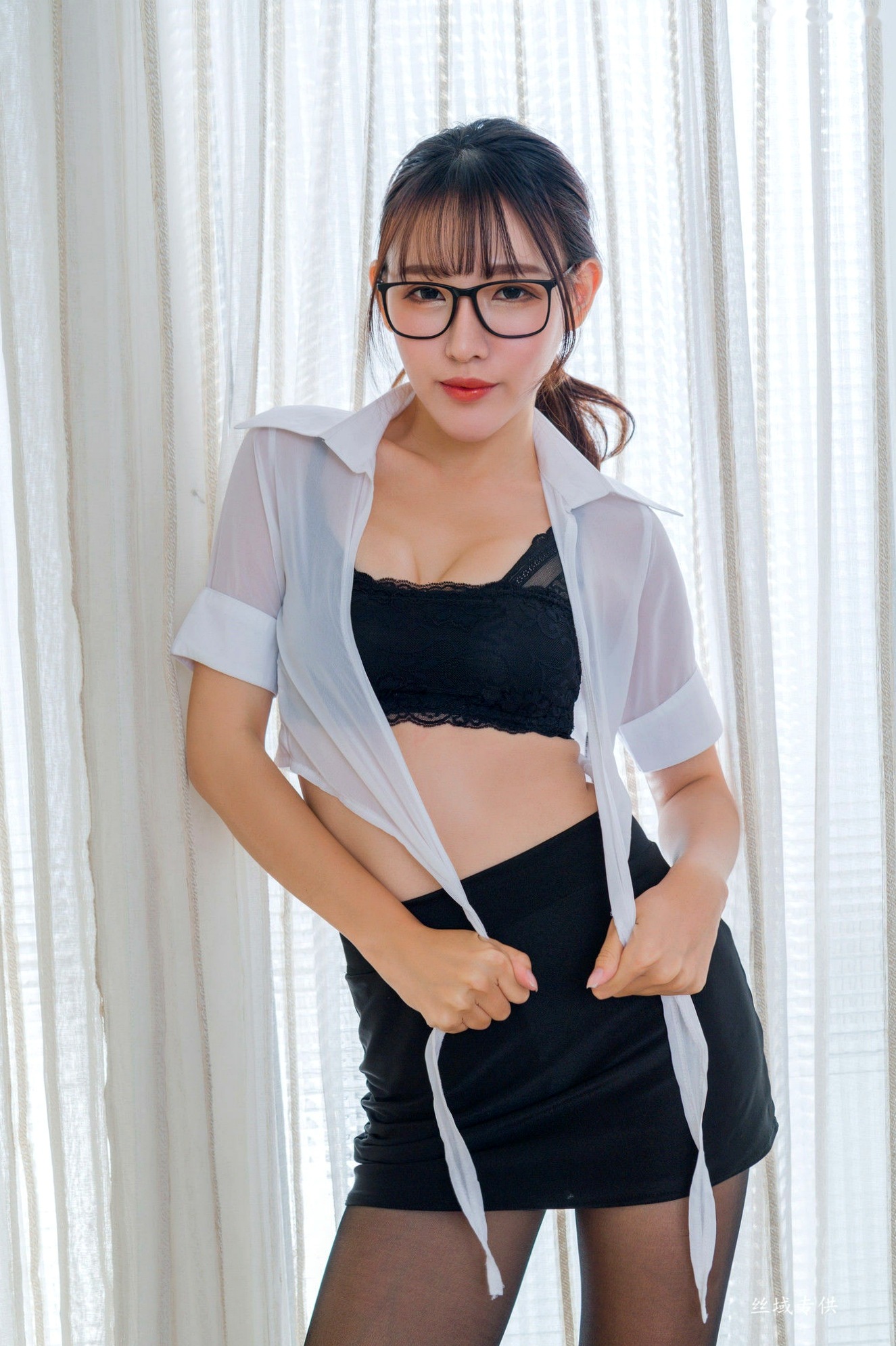 Gallery - 台湾正妹 Katie_比比兒 制服诱惑，知性OL黑丝眼镜老师，职场风美腿私房写真合集台湾美腿制服诱惑黑丝 女神私房照_秀色女神 - image 36