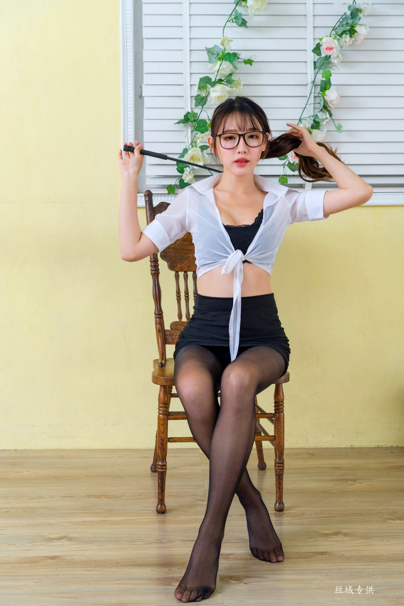 Gallery - 台湾正妹 Katie_比比兒 制服诱惑，知性OL黑丝眼镜老师，职场风美腿私房写真合集台湾美腿制服诱惑黑丝 女神私房照_秀色女神 - image 71