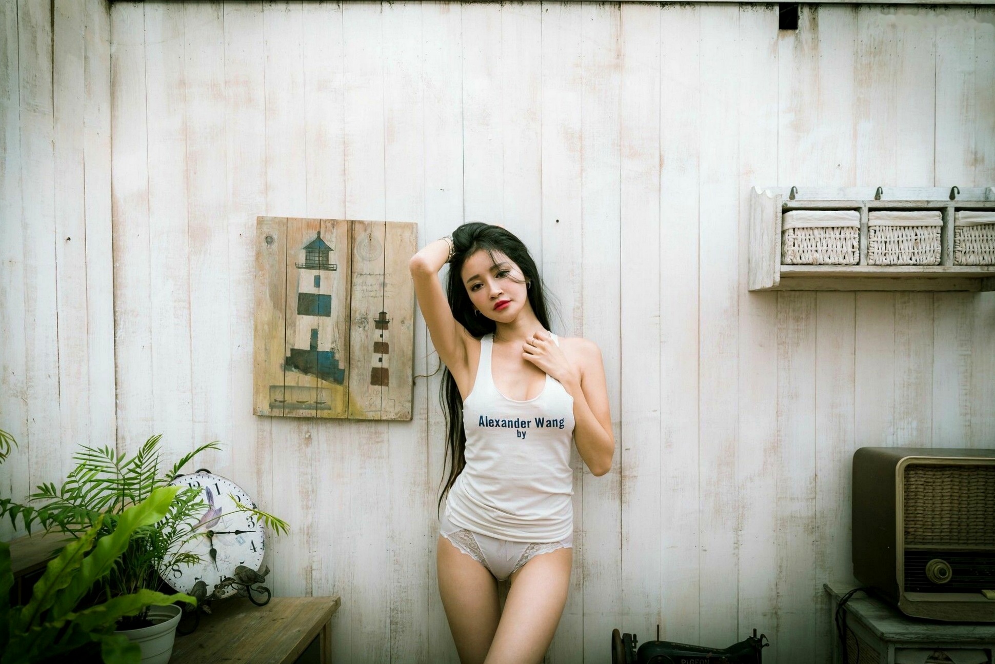 Gallery - 台湾正妹詹艾葳Avril极致诱惑写真，精品内衣搭配吊带白丝，奢华家居室内大片性感诱惑丝袜内衣私房照 女神私房照_秀色女神 - image 85