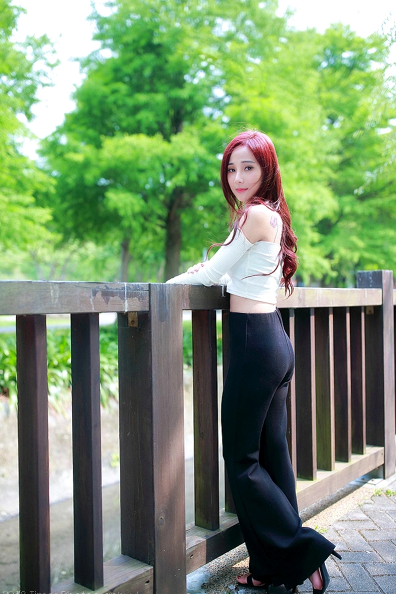 Gallery - 台湾正妹雨玄士林官邸户外写真，清新甜美风氧气少女，气质温柔治愈系人像 [83P]台湾户外气质清新治愈系 女神私房照_秀色女神 - image 4