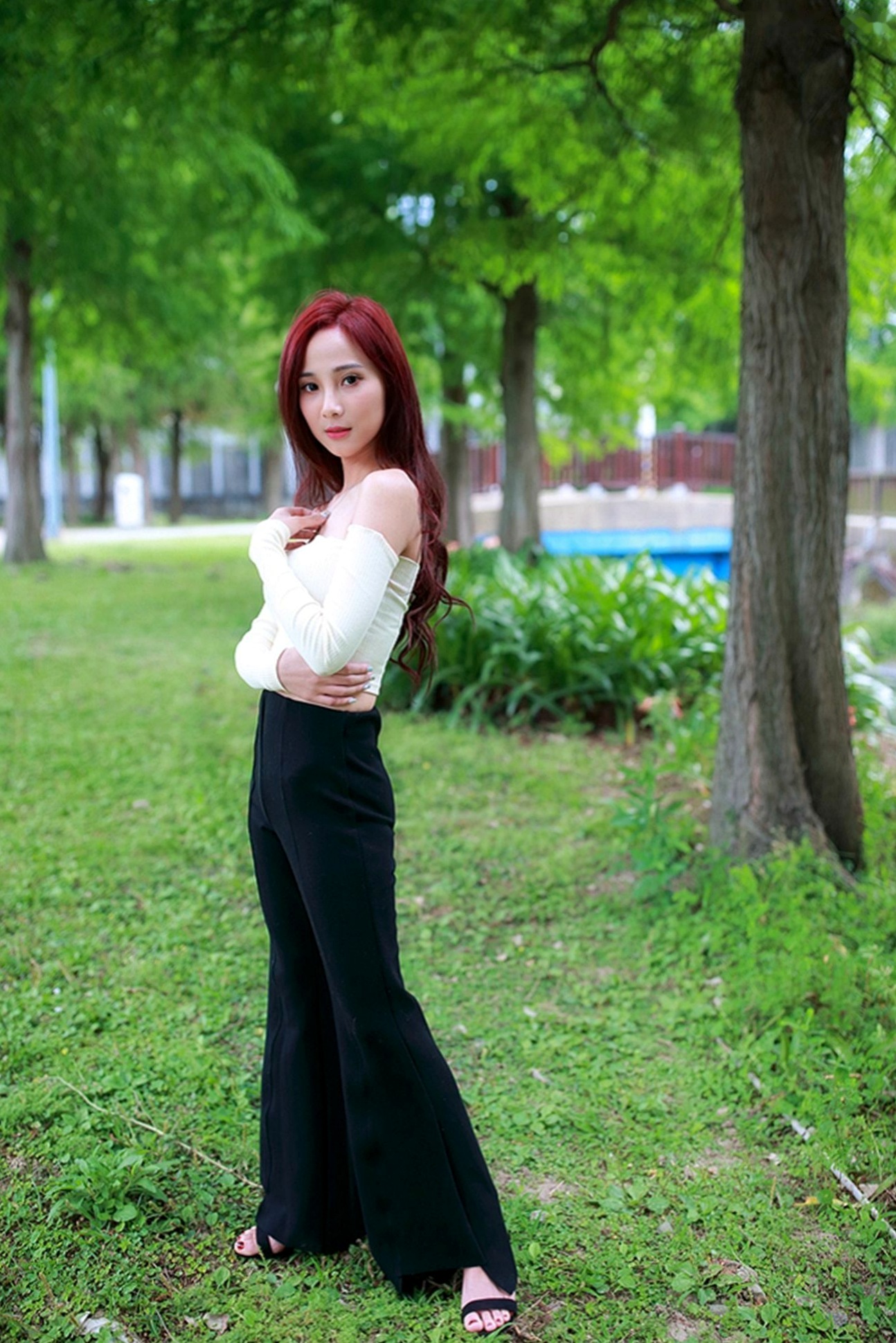 Gallery - 台湾正妹雨玄士林官邸户外写真，清新甜美风氧气少女，气质温柔治愈系人像 [83P]台湾户外气质清新治愈系 女神私房照_秀色女神 - image 8