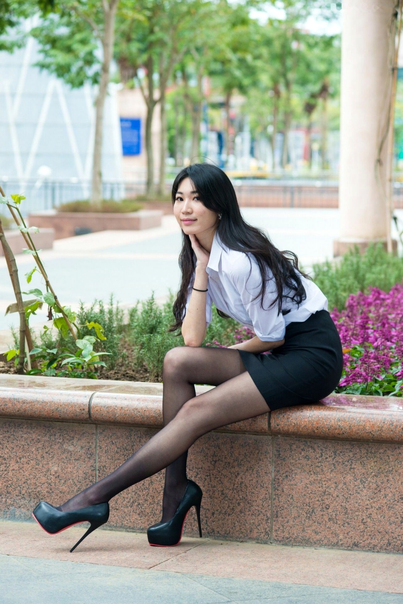 Gallery - 台湾正妹小梵户外都市写真_黑丝波点短裙高跟鞋诱惑气质套图[37P]台湾街拍丝袜美腿气质 女神私房照_秀色女神 - image 22