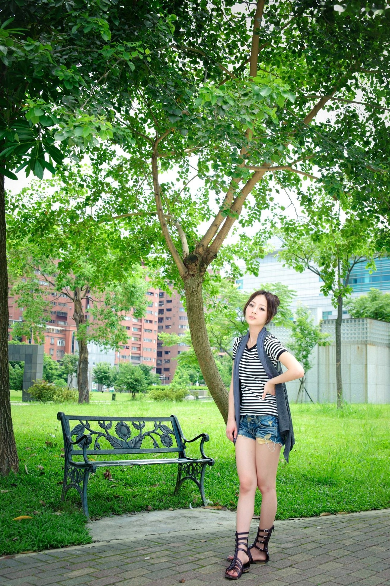 Gallery - 台湾正妹张允霏果子MM户外街拍写真，清新甜美气质，永和四号公园治愈系少女外拍图集台湾清新户外街拍治愈系 女神私房照_秀色女神 - image 30