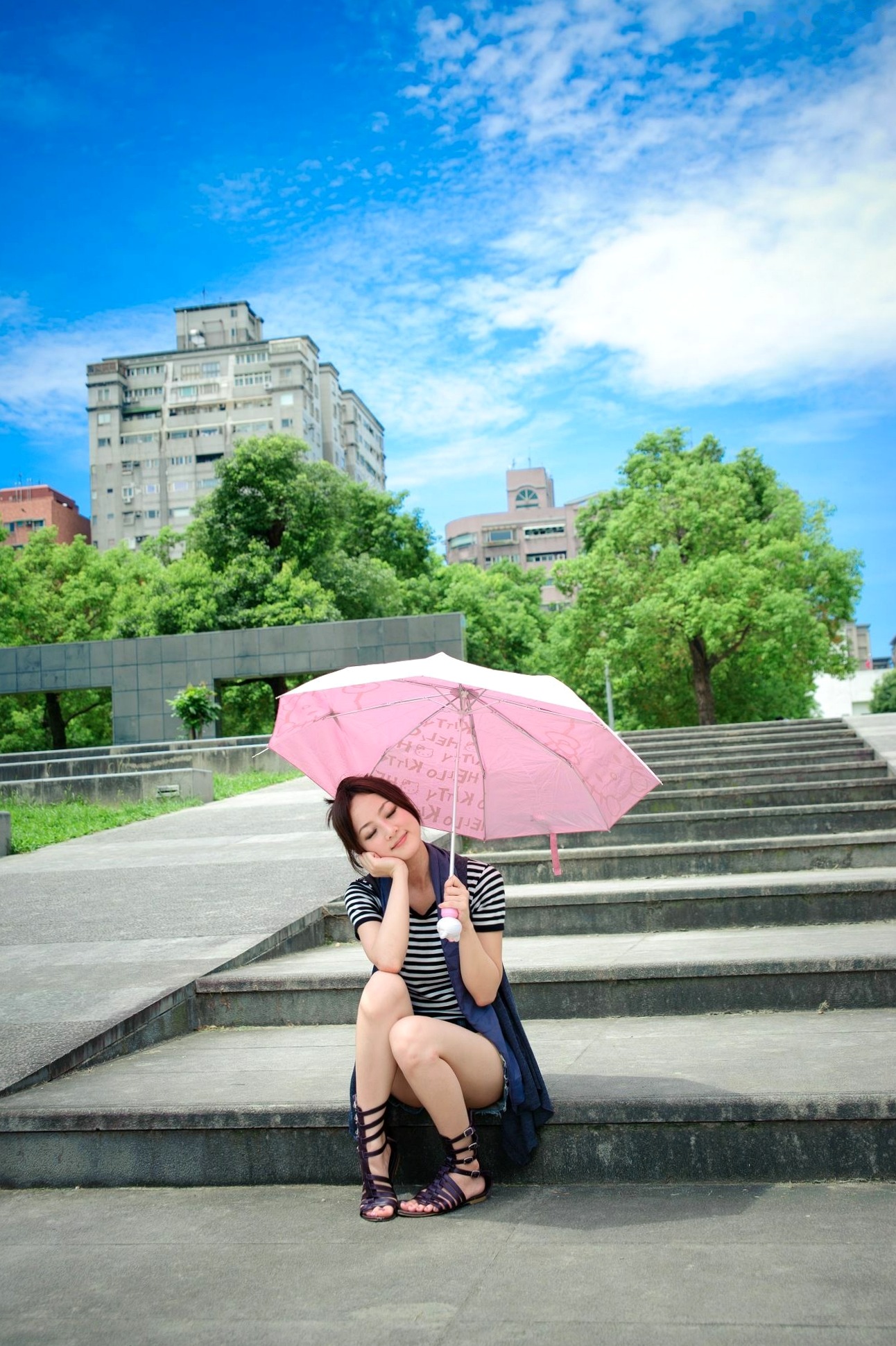 Gallery - 台湾正妹张允霏果子MM户外街拍写真，清新甜美气质，永和四号公园治愈系少女外拍图集台湾清新户外街拍治愈系 女神私房照_秀色女神 - image 32