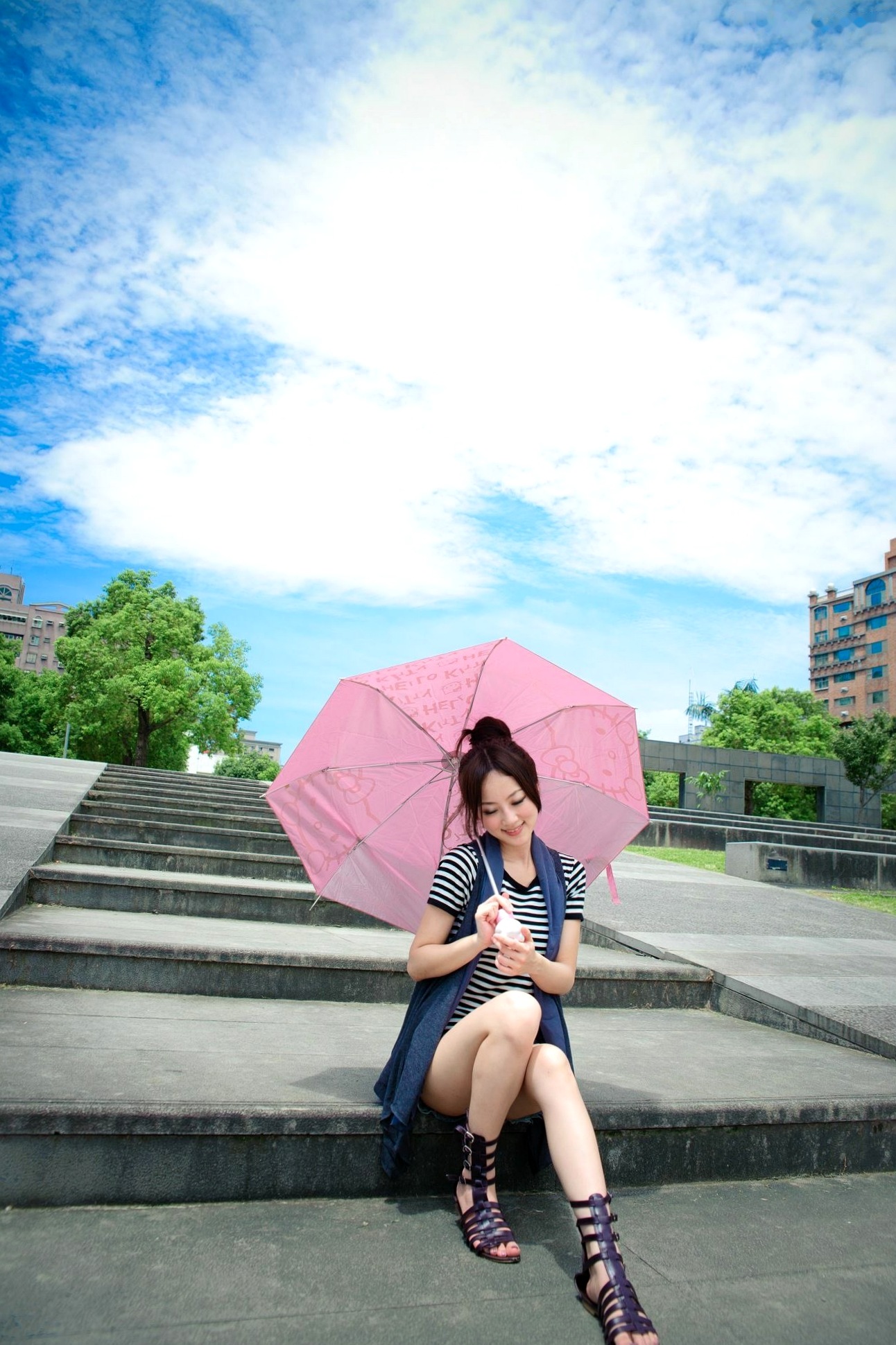 Gallery - 台湾正妹张允霏果子MM户外街拍写真，清新甜美气质，永和四号公园治愈系少女外拍图集台湾清新户外街拍治愈系 女神私房照_秀色女神 - image 33