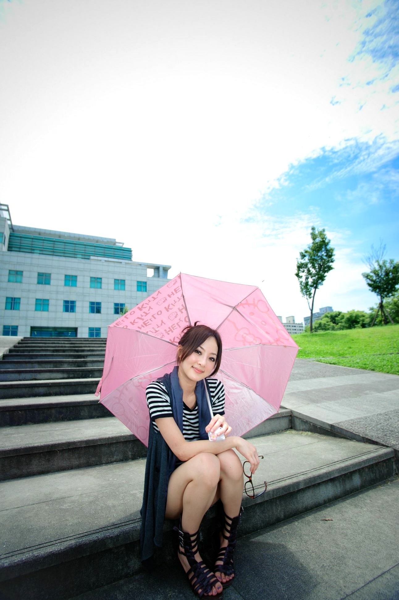 Gallery - 台湾正妹张允霏果子MM户外街拍写真，清新甜美气质，永和四号公园治愈系少女外拍图集台湾清新户外街拍治愈系 女神私房照_秀色女神 - image 36