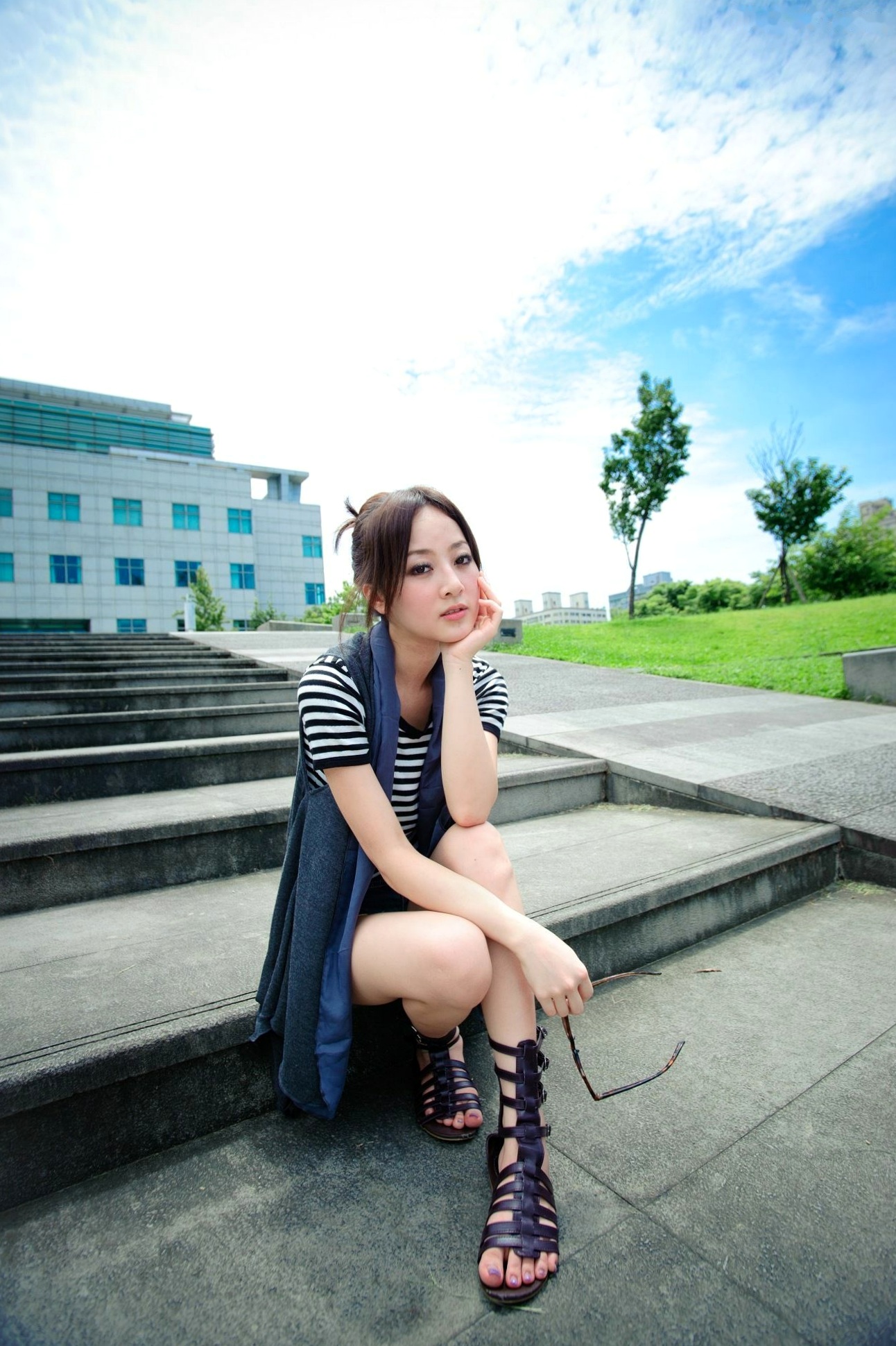 Gallery - 台湾正妹张允霏果子MM户外街拍写真，清新甜美气质，永和四号公园治愈系少女外拍图集台湾清新户外街拍治愈系 女神私房照_秀色女神 - image 37