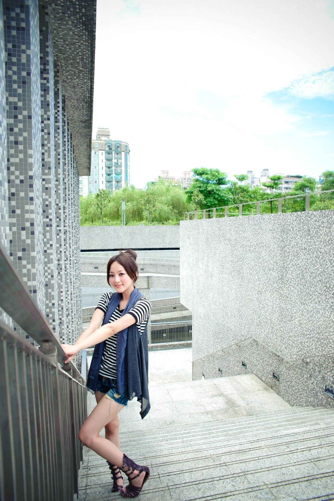 Gallery - 台湾正妹张允霏果子MM户外街拍写真，清新甜美气质，永和四号公园治愈系少女外拍图集台湾清新户外街拍治愈系 女神私房照_秀色女神 - image 42