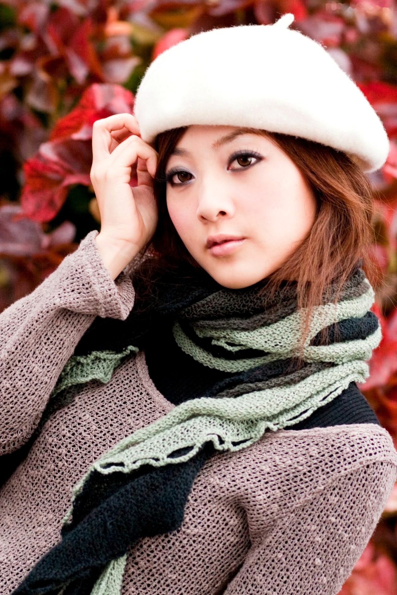 Gallery - 台湾正妹张允霏/张凯洁《台大外拍》第4部，清纯甜美校园摄影写真，优雅针织毛衣秋日街拍合集台湾清纯街拍气质私房照 女神私房照_秀色女神 - image 3