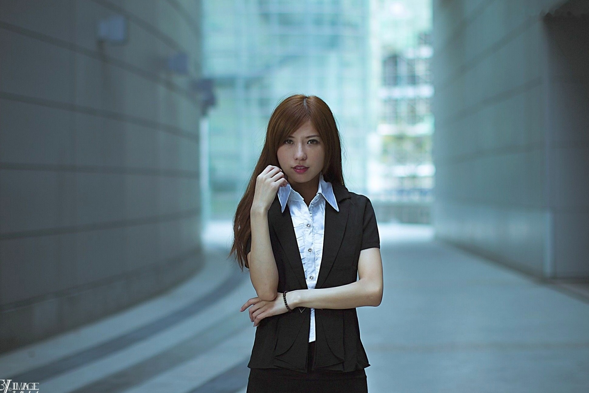 Gallery - 台湾正妹张子瀞《小瀞》职场OL套装与街拍清新风格写真集[28P]台湾气质街拍制服女神 女神私房照_秀色女神 - image 2