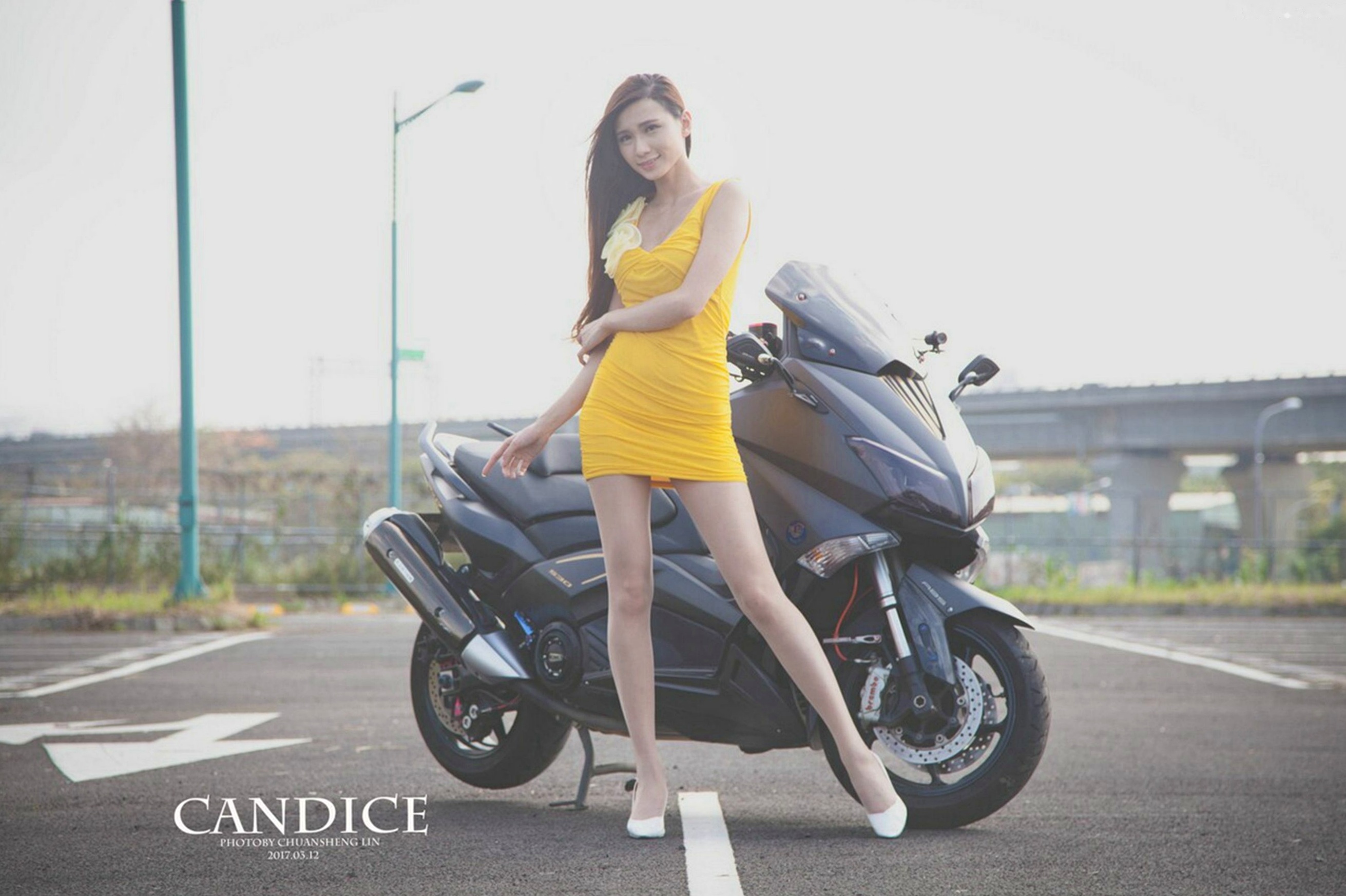 Gallery - 台湾正妹蔡译心Candice《动感时尚机车女郎》户外街拍写真，冷艳气质大长腿尽显帅气美感台湾街拍美腿户外气质 女神私房照_秀色女神 - image 11