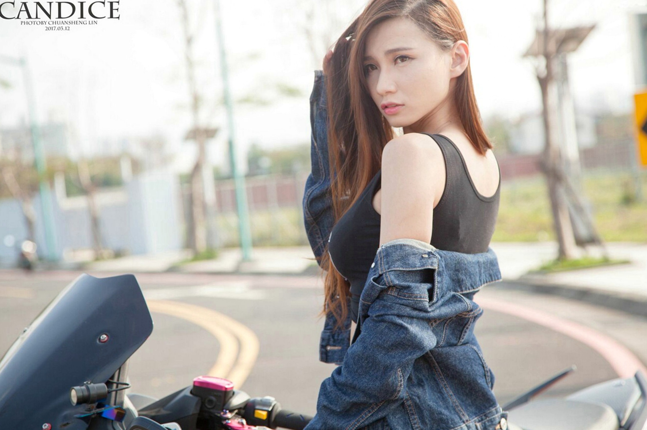 Gallery - 台湾正妹蔡译心Candice《动感时尚机车女郎》户外街拍写真，冷艳气质大长腿尽显帅气美感台湾街拍美腿户外气质 女神私房照_秀色女神 - image 14