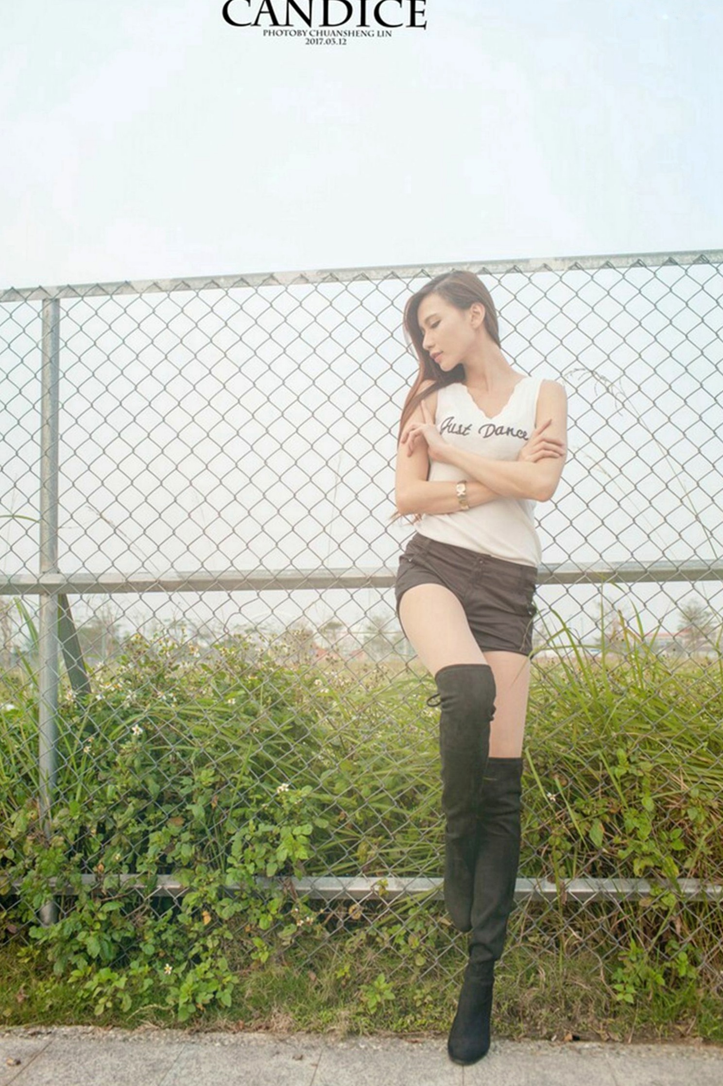 Gallery - 台湾正妹蔡译心Candice《动感时尚机车女郎》户外街拍写真，冷艳气质大长腿尽显帅气美感台湾街拍美腿户外气质 女神私房照_秀色女神 - image 20