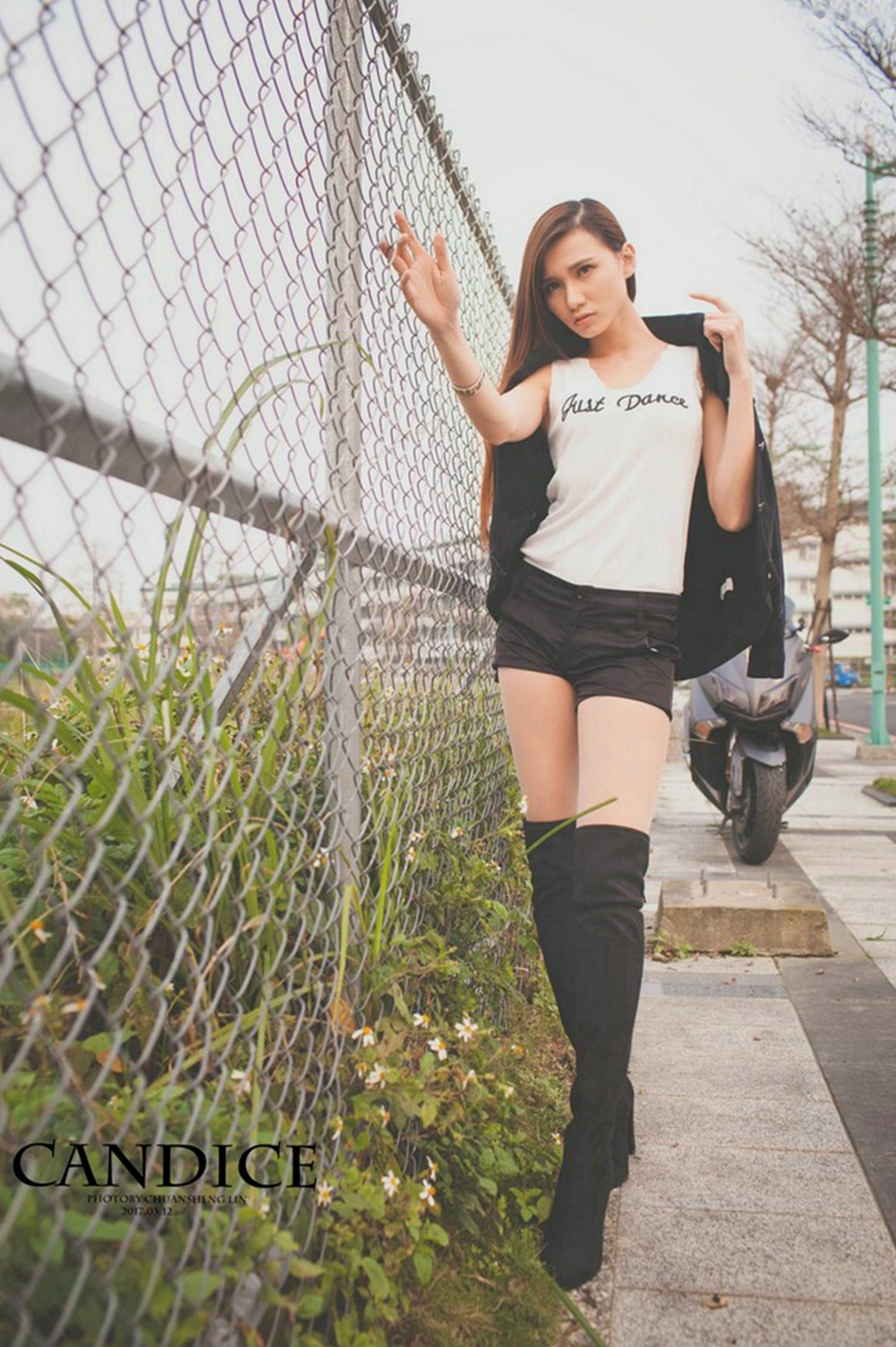 Gallery - 台湾正妹蔡译心Candice《动感时尚机车女郎》户外街拍写真，冷艳气质大长腿尽显帅气美感台湾街拍美腿户外气质 女神私房照_秀色女神 - image 28