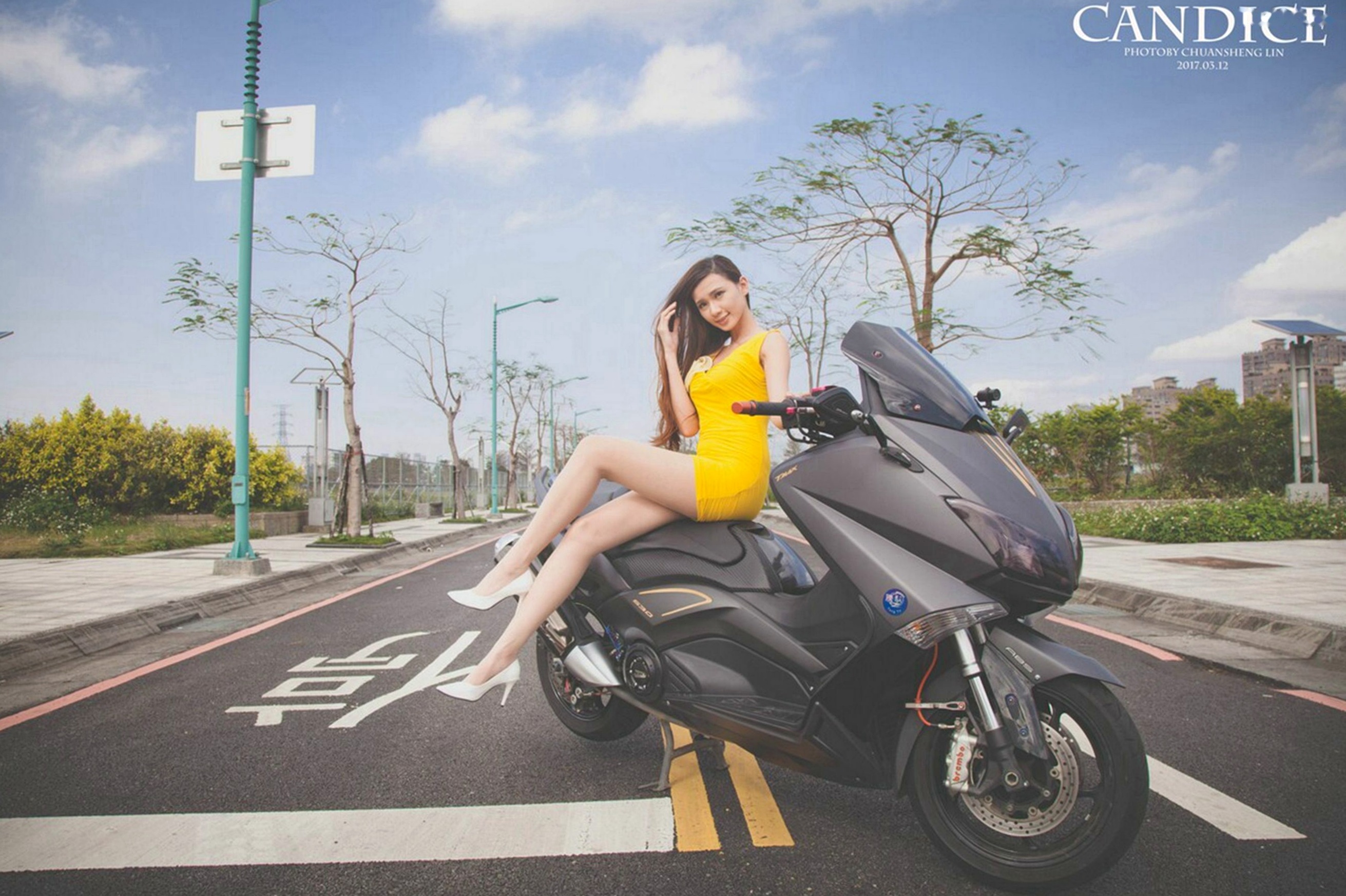 Gallery - 台湾正妹蔡译心Candice《动感时尚机车女郎》户外街拍写真，冷艳气质大长腿尽显帅气美感台湾街拍美腿户外气质 女神私房照_秀色女神 - image 30