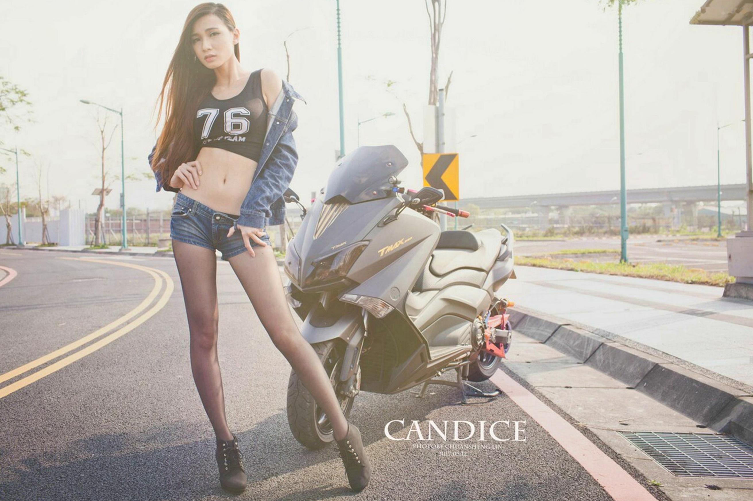 Gallery - 台湾正妹蔡译心Candice《动感时尚机车女郎》户外街拍写真，冷艳气质大长腿尽显帅气美感台湾街拍美腿户外气质 女神私房照_秀色女神 - image 37