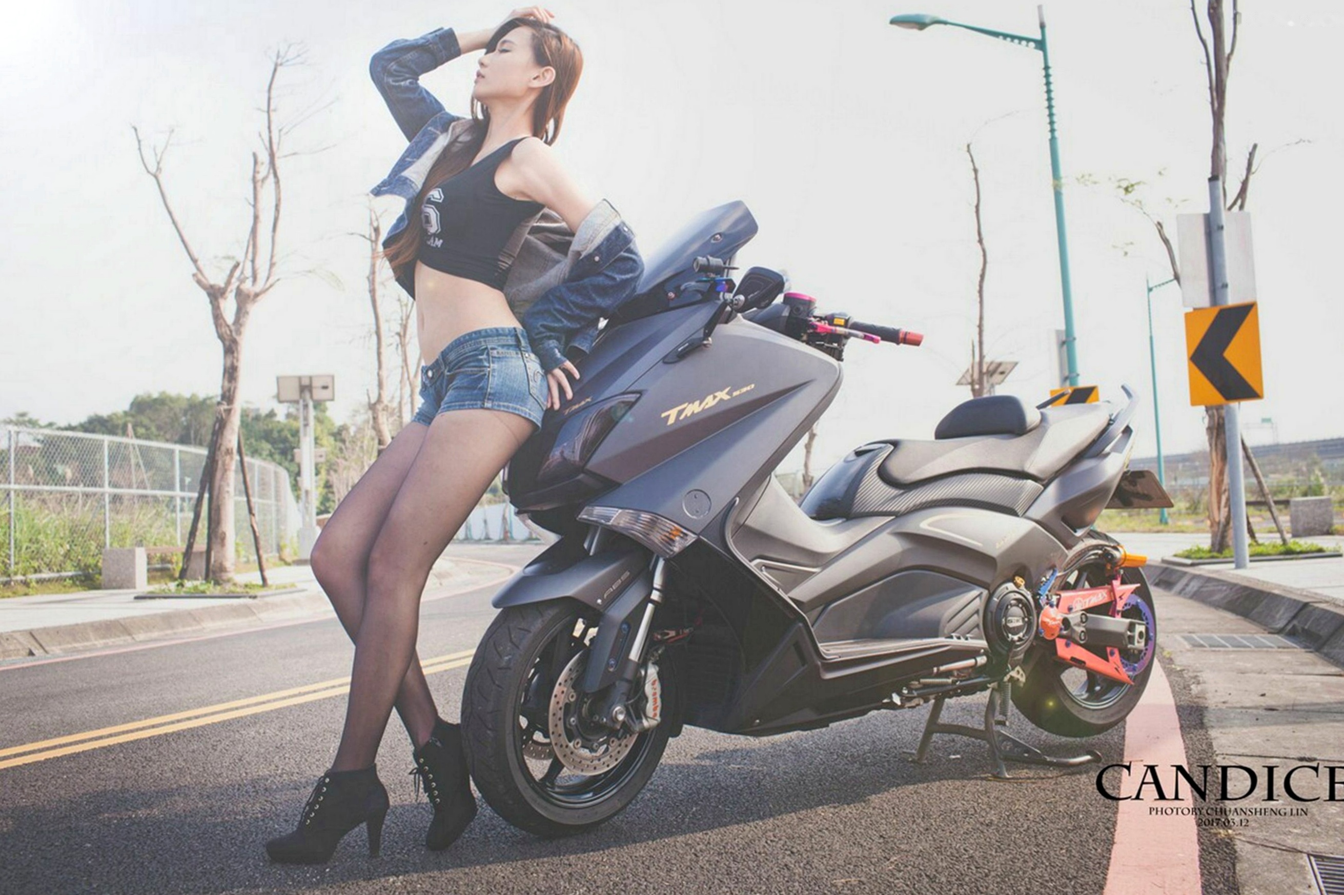 Gallery - 台湾正妹蔡译心Candice《动感时尚机车女郎》户外街拍写真，冷艳气质大长腿尽显帅气美感台湾街拍美腿户外气质 女神私房照_秀色女神 - image 53