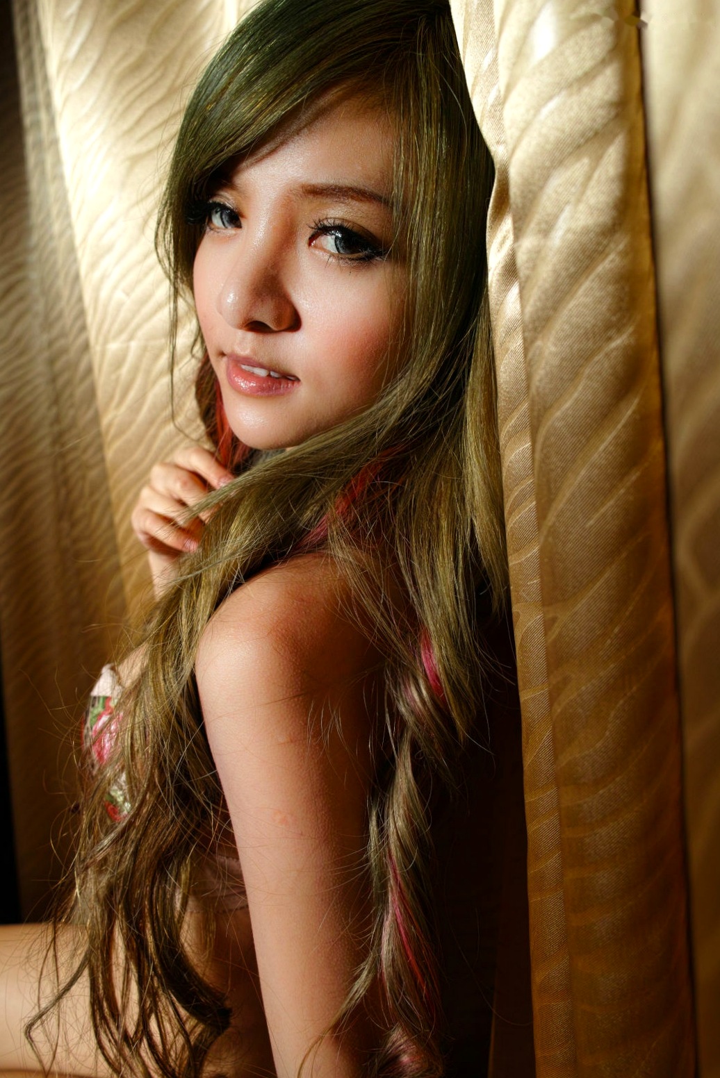 Gallery - 台湾正妹Corrine李玟儒室内私房写真：性感内衣棚拍，百变娇俏的极致诱惑 [20P]台湾性感内衣私房照诱惑 女神私房照_秀色女神 - image 9