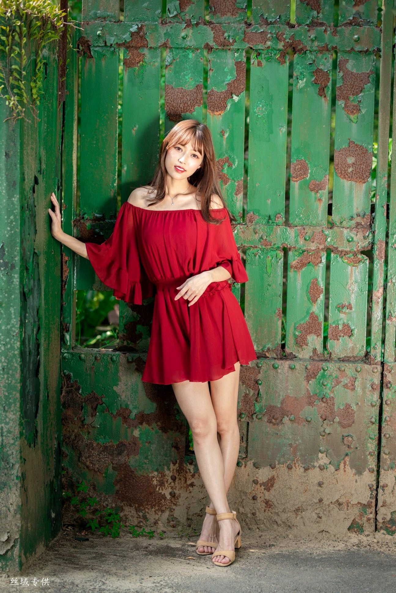 Gallery - 台湾正妹Lady憶憶/彭丽嘉《士林官邸》户外写真，优雅红裙清纯气质女神清新街拍台湾气质清新户外女神 女神私房照_秀色女神 - image 14