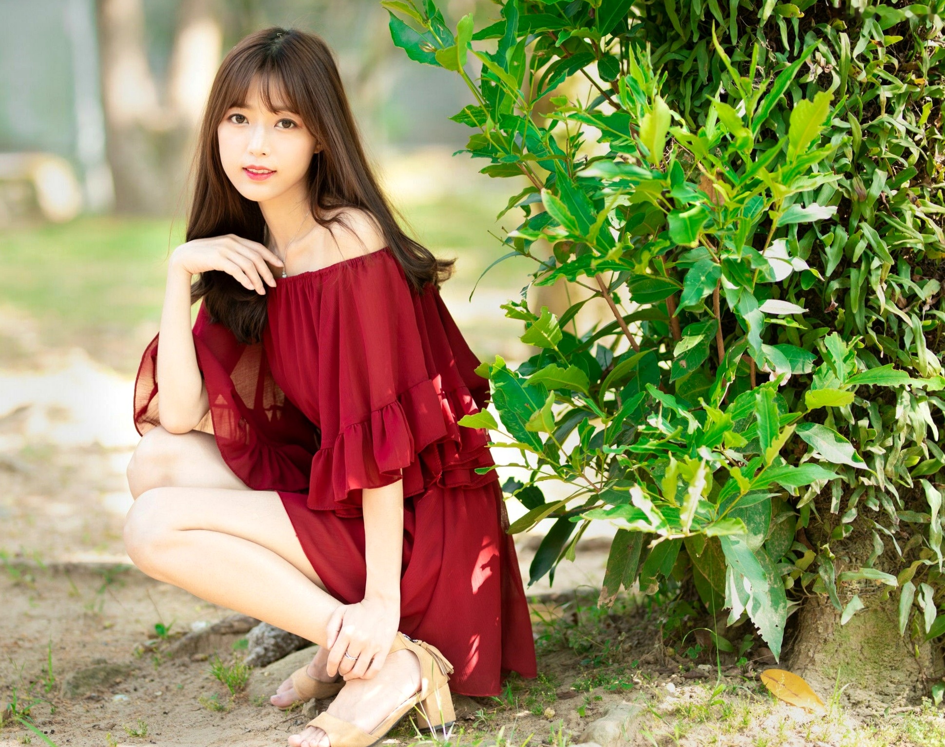 Gallery - 台湾正妹Lady憶憶/彭丽嘉《士林官邸》户外写真，优雅红裙清纯气质女神清新街拍台湾气质清新户外女神 女神私房照_秀色女神 - image 25
