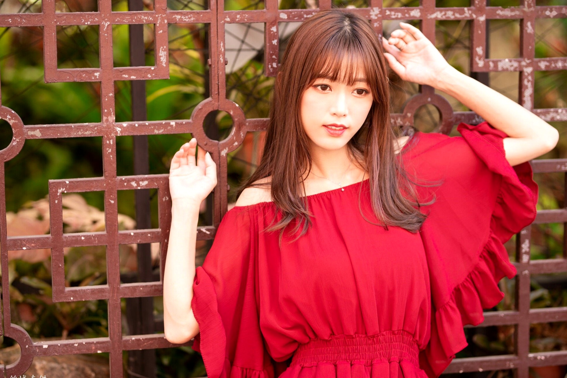 Gallery - 台湾正妹Lady憶憶/彭丽嘉《士林官邸》户外写真，优雅红裙清纯气质女神清新街拍台湾气质清新户外女神 女神私房照_秀色女神 - image 30