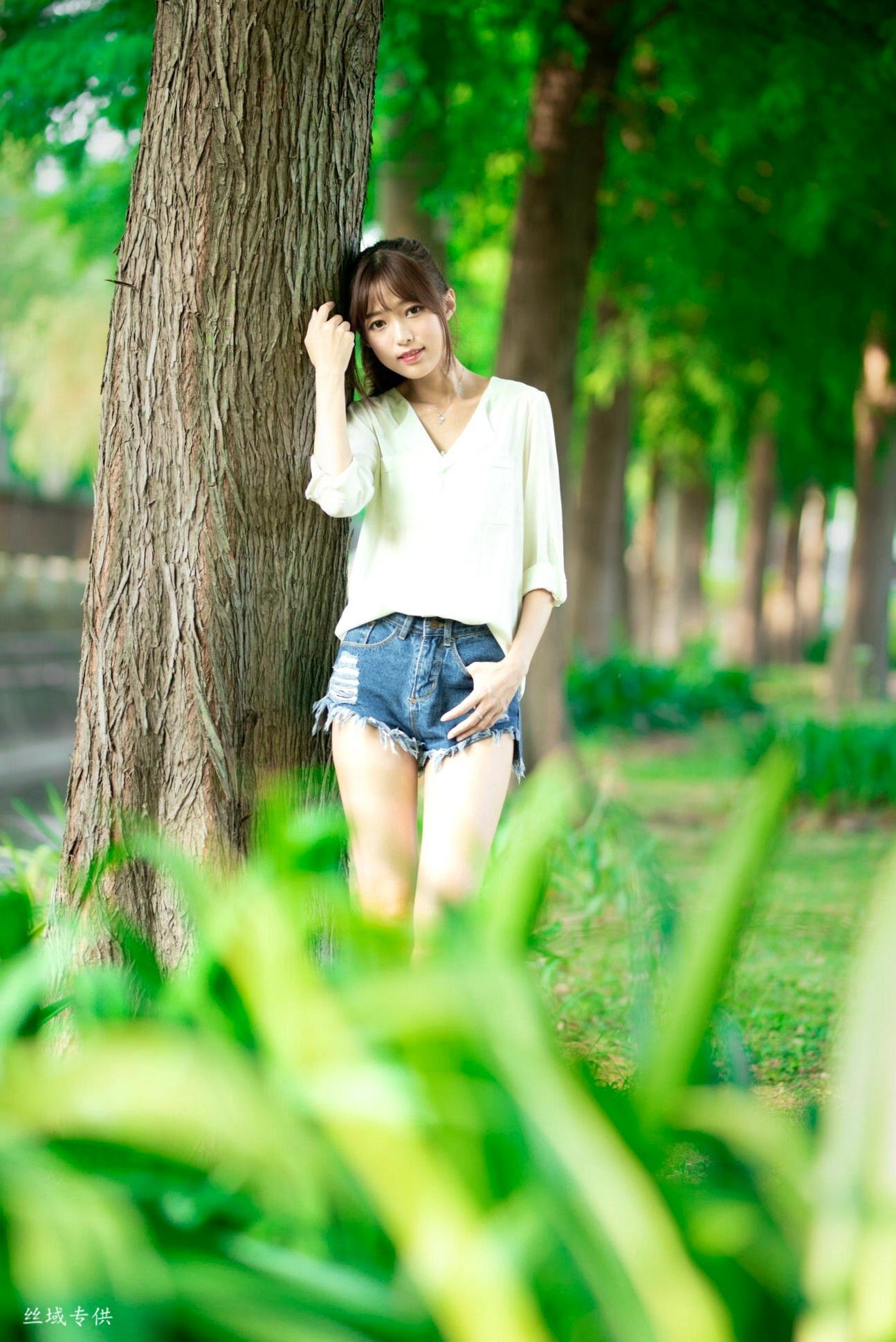Gallery - 台湾正妹Lady憶憶/彭丽嘉《士林官邸》户外写真，优雅红裙清纯气质女神清新街拍台湾气质清新户外女神 女神私房照_秀色女神 - image 60