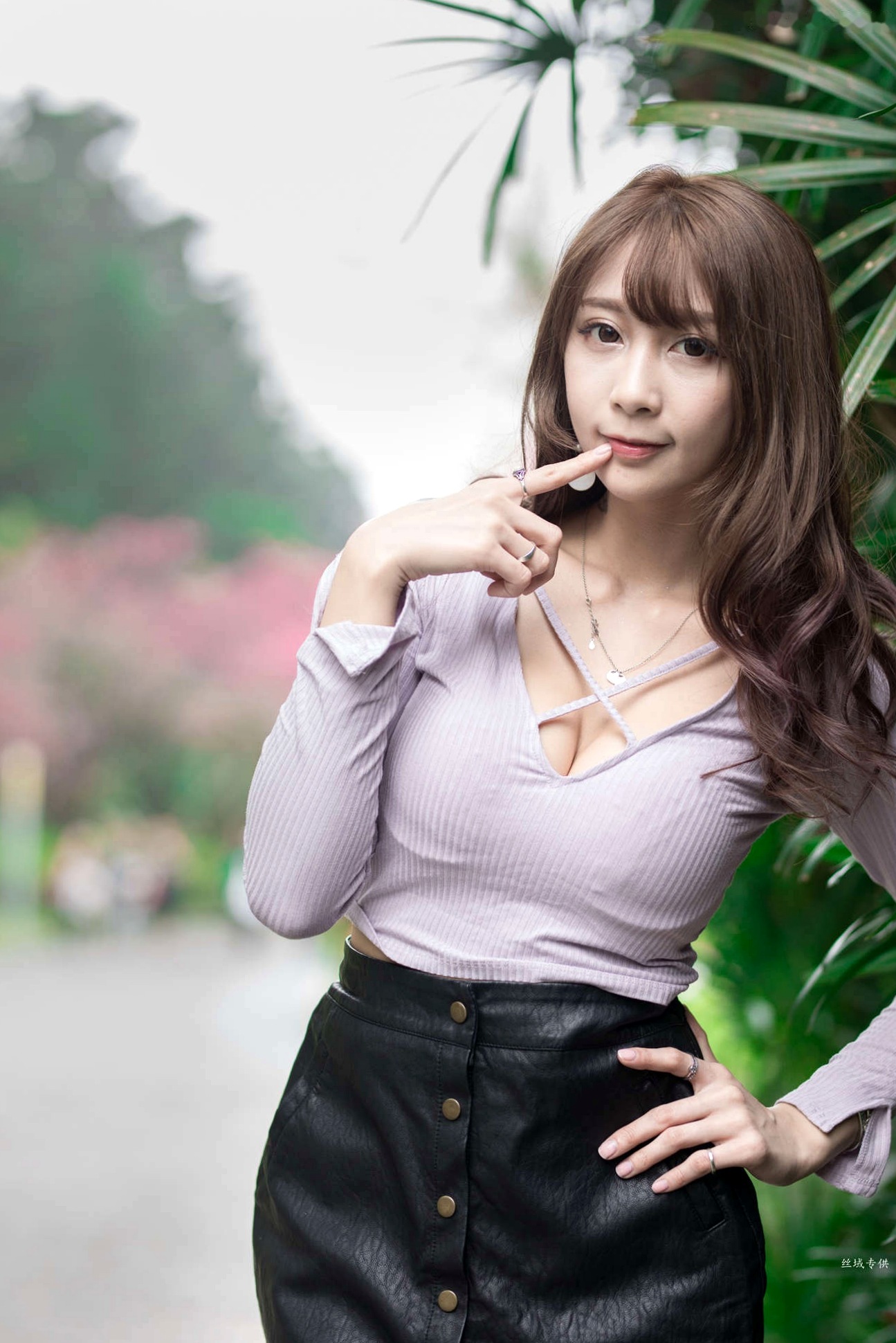 Gallery - 台湾正妹陈奕洁《中正纪念堂》花海户外私房写真，清新甜美气质名媛街拍套图台湾气质清新户外女神清纯街拍 女神私房照_秀色女神 - image 34