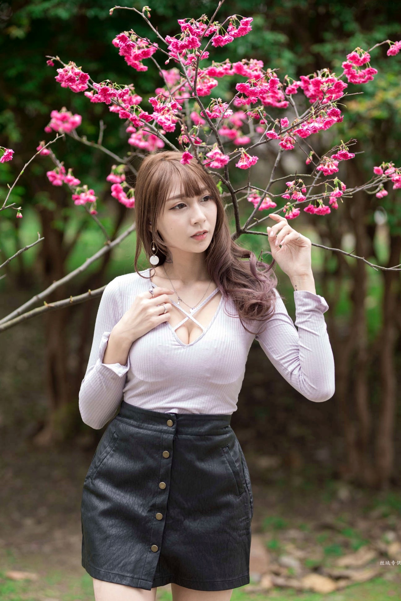 Gallery - 台湾正妹陈奕洁《中正纪念堂》花海户外私房写真，清新甜美气质名媛街拍套图台湾气质清新户外女神清纯街拍 女神私房照_秀色女神 - image 38