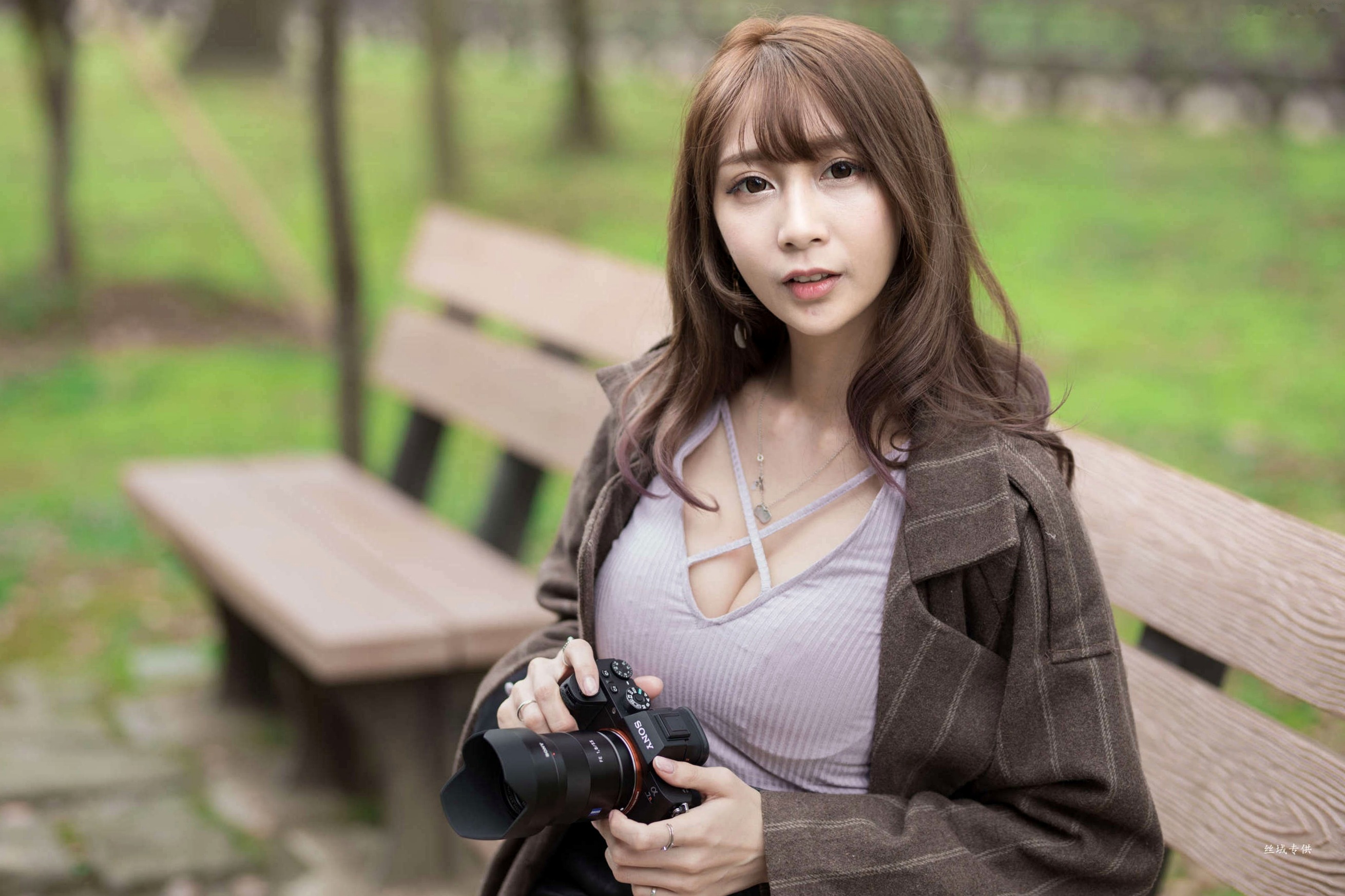 Gallery - 台湾正妹陈奕洁《中正纪念堂》花海户外私房写真，清新甜美气质名媛街拍套图台湾气质清新户外女神清纯街拍 女神私房照_秀色女神 - image 45