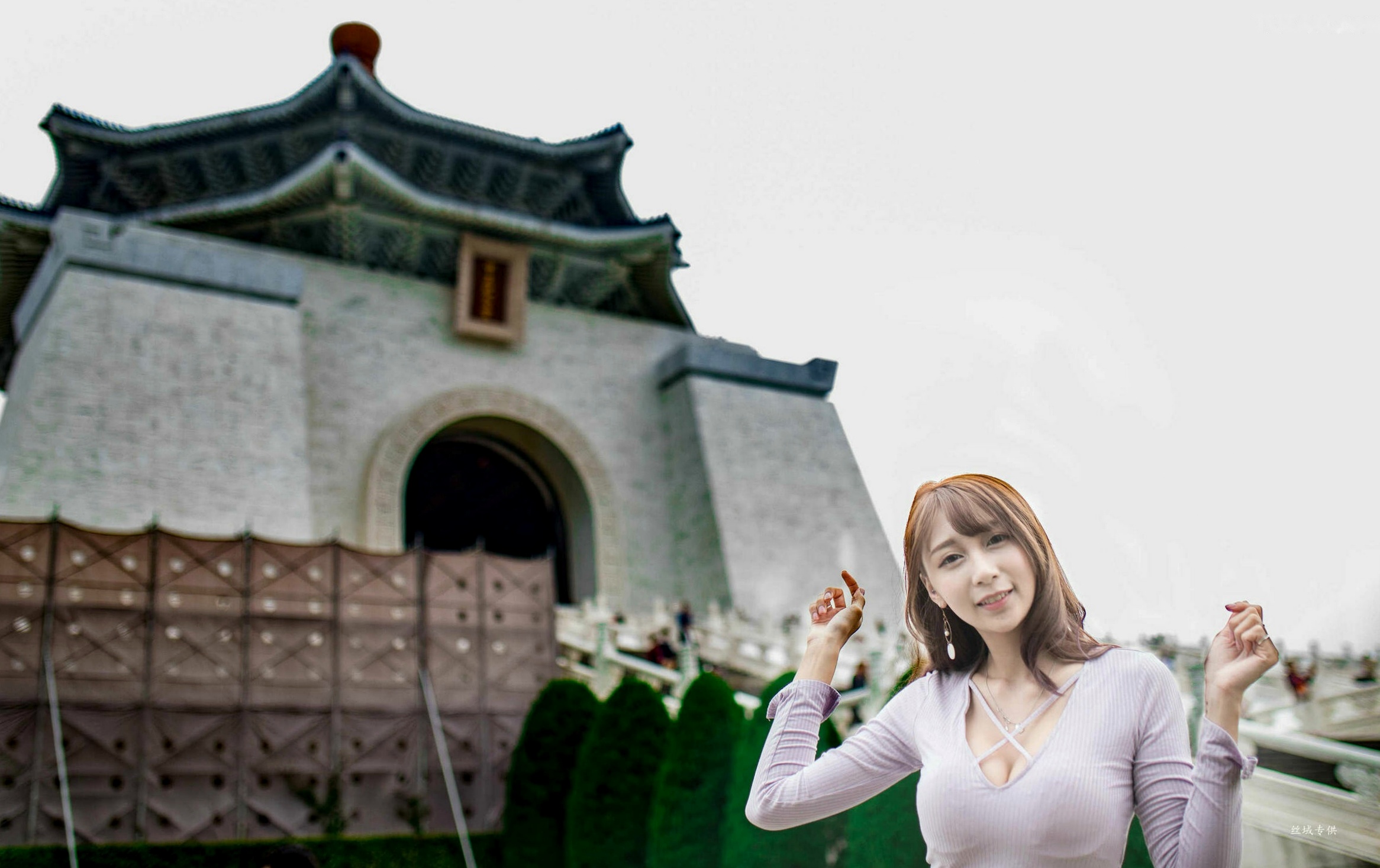 Gallery - 台湾正妹陈奕洁《中正纪念堂》花海户外私房写真，清新甜美气质名媛街拍套图台湾气质清新户外女神清纯街拍 女神私房照_秀色女神 - image 48
