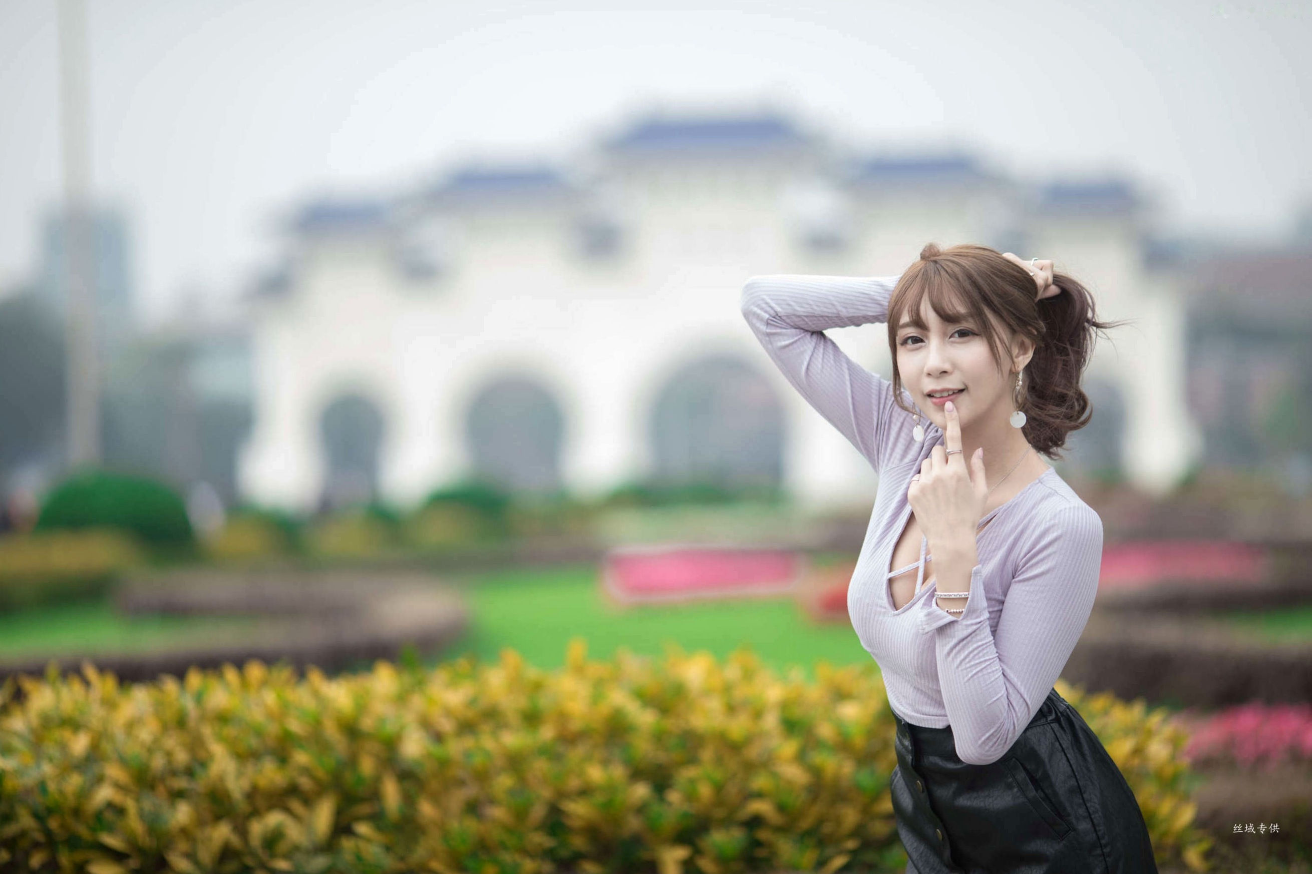 Gallery - 台湾正妹陈奕洁《中正纪念堂》花海户外私房写真，清新甜美气质名媛街拍套图台湾气质清新户外女神清纯街拍 女神私房照_秀色女神 - image 51