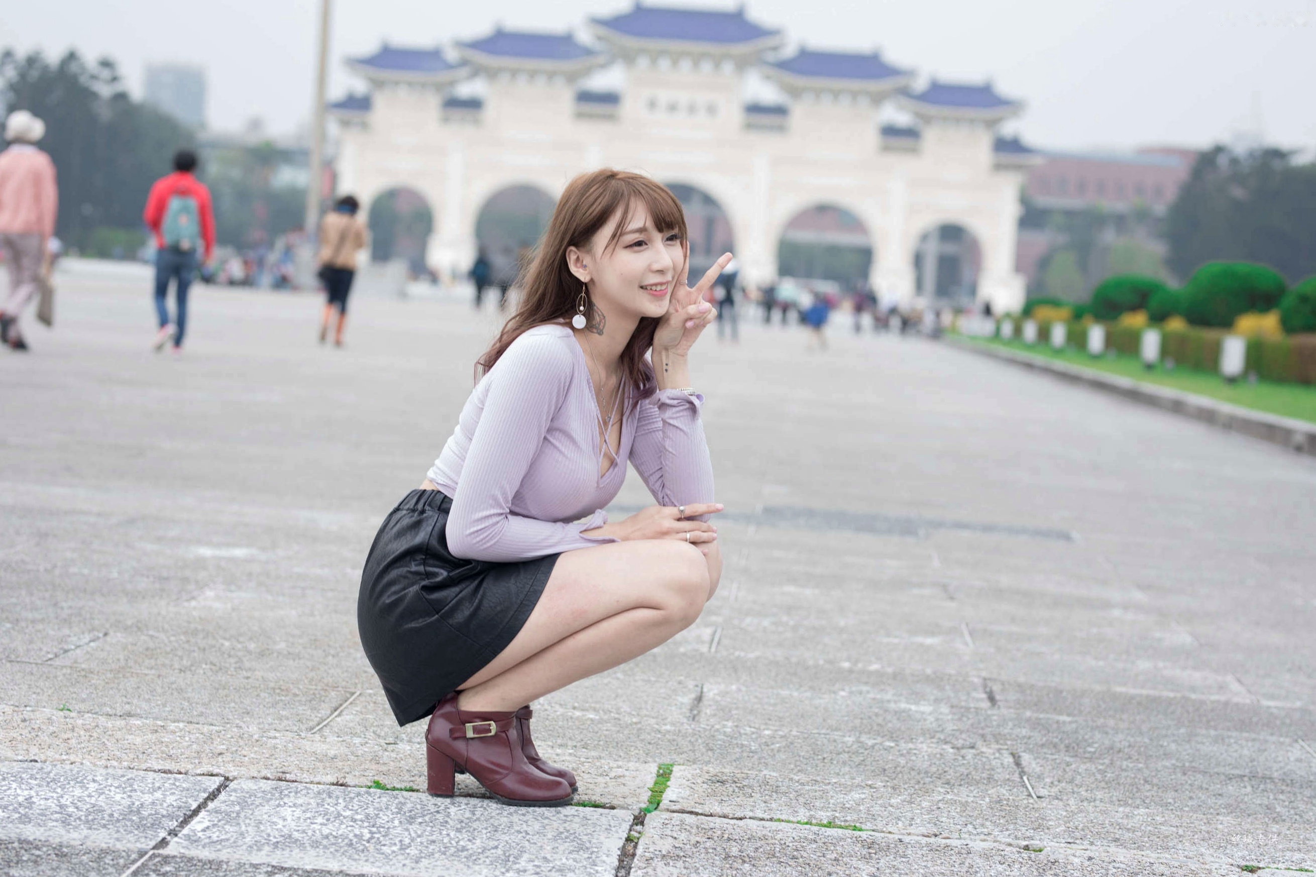 Gallery - 台湾正妹陈奕洁《中正纪念堂》花海户外私房写真，清新甜美气质名媛街拍套图台湾气质清新户外女神清纯街拍 女神私房照_秀色女神 - image 54