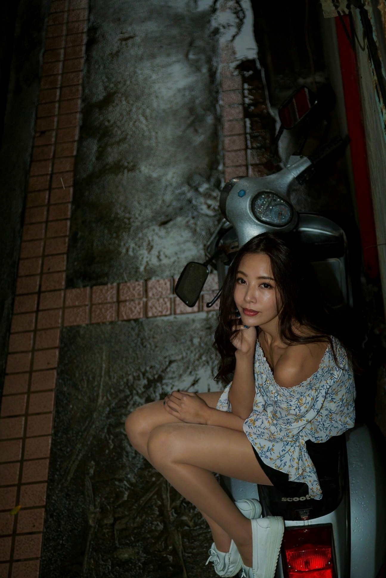 Gallery - 台湾正妹Emma江雨恩街拍写真，《西藏路+南機場公寓》城市氛围感清新女神生活私房照台湾气质清新街拍女神 女神私房照_秀色女神 - image 30