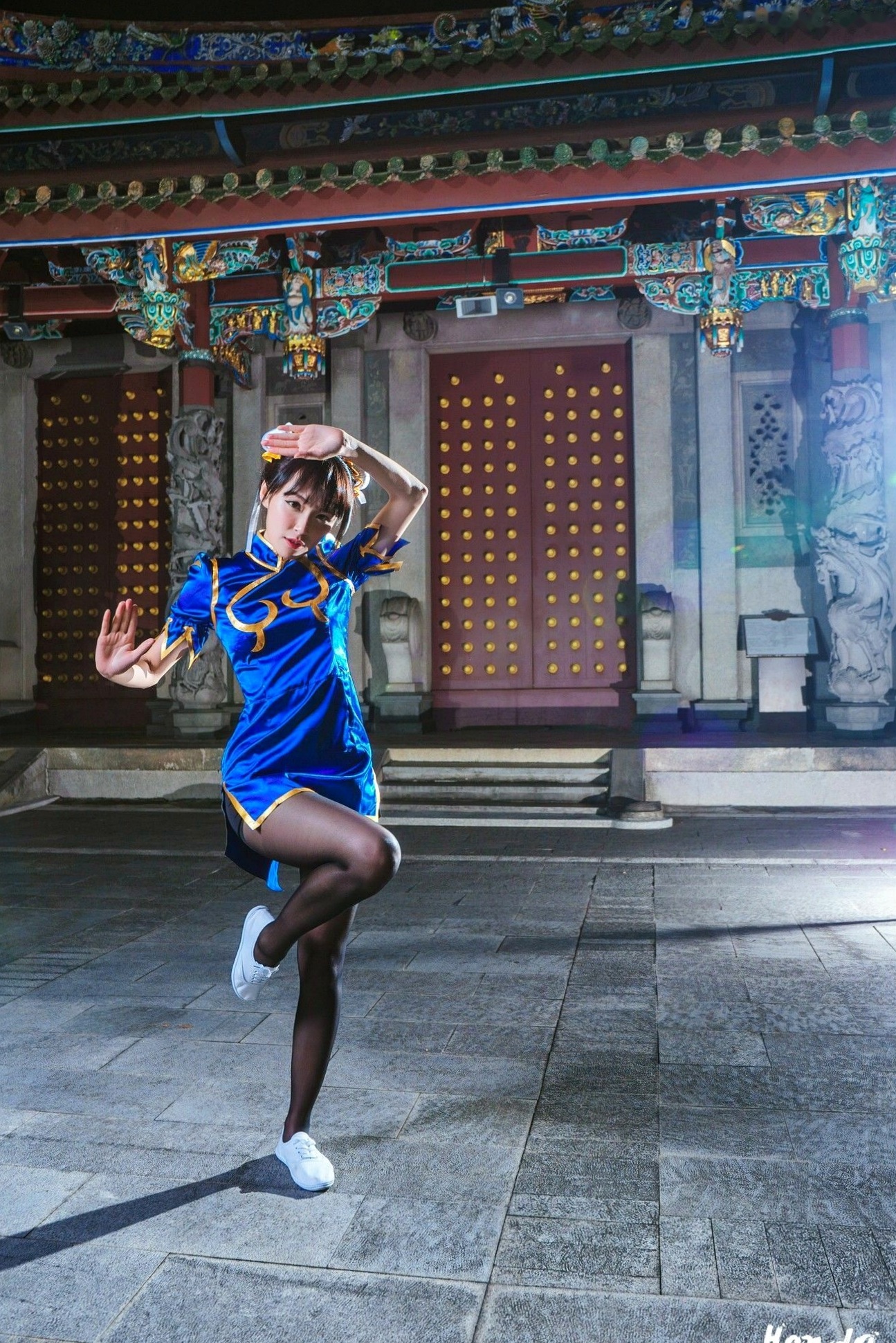 Gallery - 台湾正妹妙妙《春丽秀》写真集，古风寺庙背景下的街霸经典格斗角色扮演Cosplay台湾角色扮演丝袜女神 女神私房照_秀色女神 - image 6