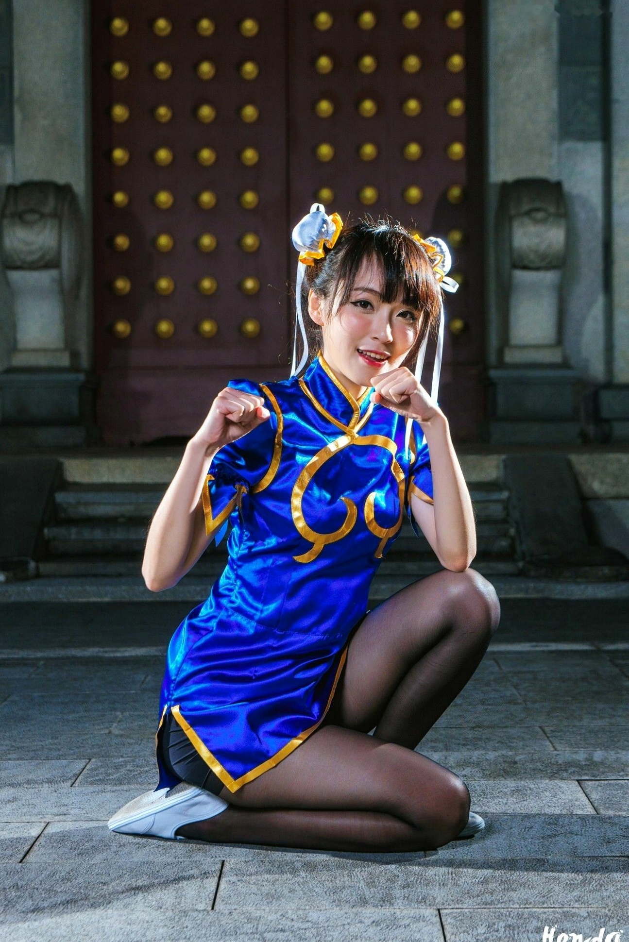 Gallery - 台湾正妹妙妙《春丽秀》写真集，古风寺庙背景下的街霸经典格斗角色扮演Cosplay台湾角色扮演丝袜女神 女神私房照_秀色女神 - image 14