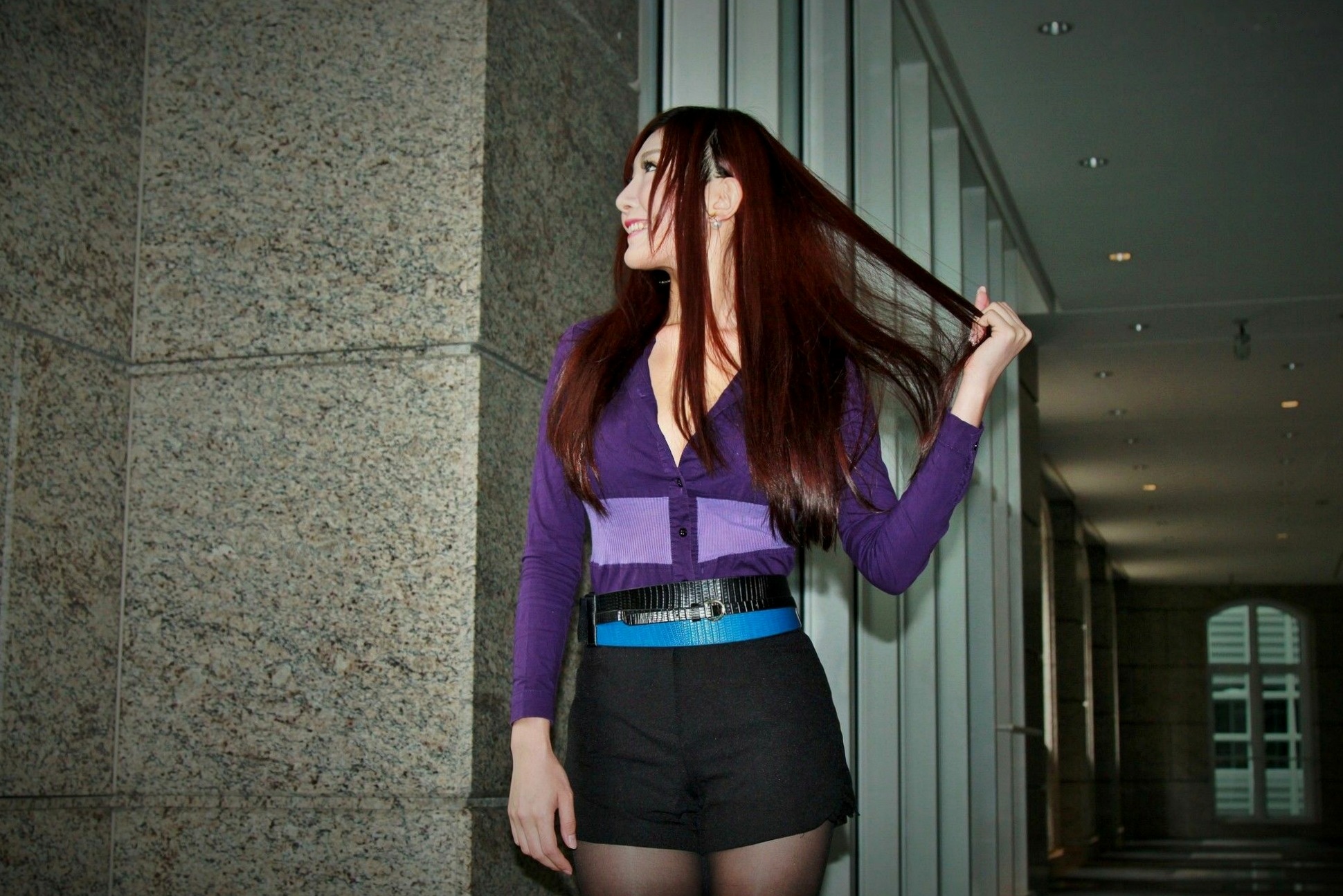 Gallery - 台湾正妹Michelle小羽《信义区魅力街拍》职场衬衫短裙制服诱惑，极致丝袜美腿知性展现 [50P]台湾街拍丝袜气质美腿 女神私房照_秀色女神 - image 5
