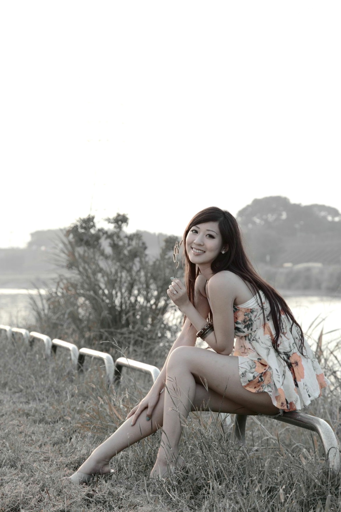 Gallery - 台湾正妹陈韦蓉/韩雨洁户外清新写真：绿荫公园里的治愈系微笑与甜美风情（98P）台湾清新户外治愈系白嫩 女神私房照_秀色女神 - image 4