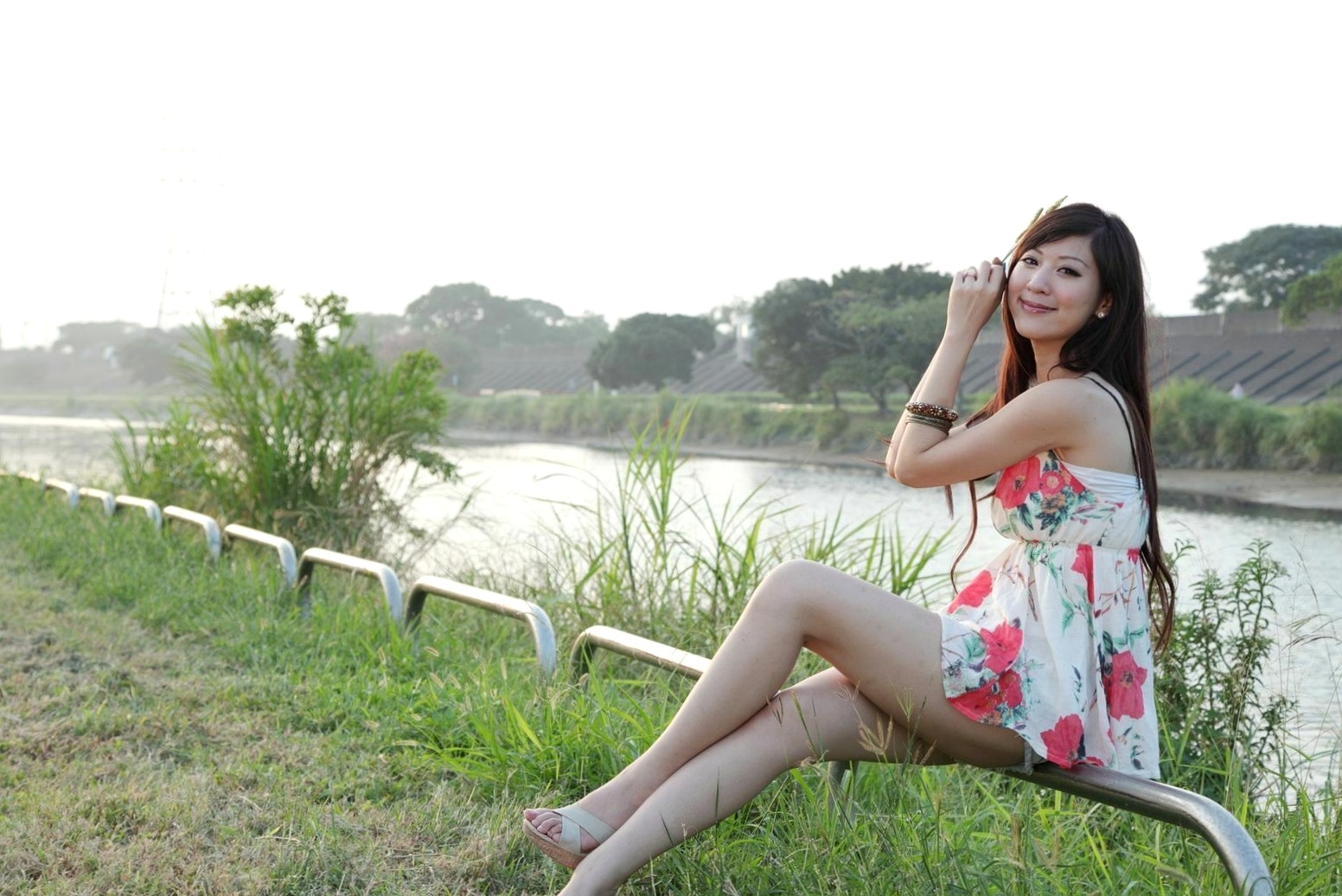 Gallery - 台湾正妹陈韦蓉/韩雨洁户外清新写真：绿荫公园里的治愈系微笑与甜美风情（98P）台湾清新户外治愈系白嫩 女神私房照_秀色女神 - image 6