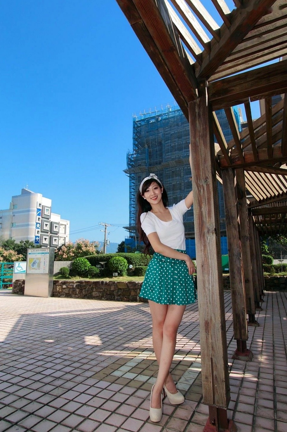 Gallery - 台湾正妹陈韦蓉/韩雨洁户外清新写真：绿荫公园里的治愈系微笑与甜美风情（98P）台湾清新户外治愈系白嫩 女神私房照_秀色女神 - image 15