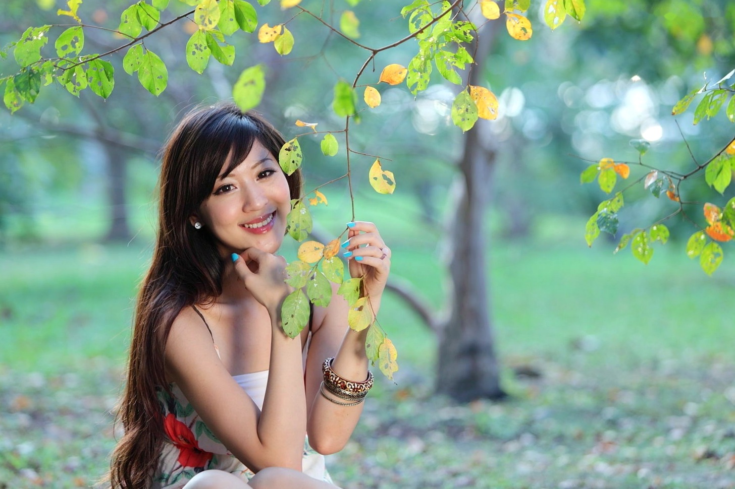 Gallery - 台湾正妹陈韦蓉/韩雨洁户外清新写真：绿荫公园里的治愈系微笑与甜美风情（98P）台湾清新户外治愈系白嫩 女神私房照_秀色女神 - image 40
