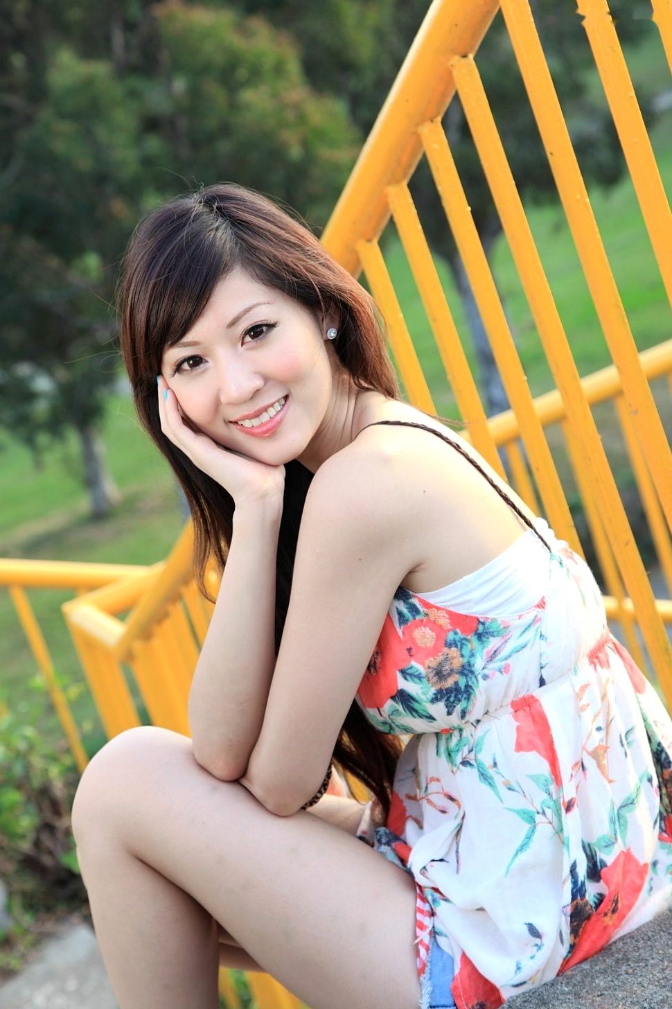 Gallery - 台湾正妹陈韦蓉/韩雨洁户外清新写真：绿荫公园里的治愈系微笑与甜美风情（98P）台湾清新户外治愈系白嫩 女神私房照_秀色女神 - image 44