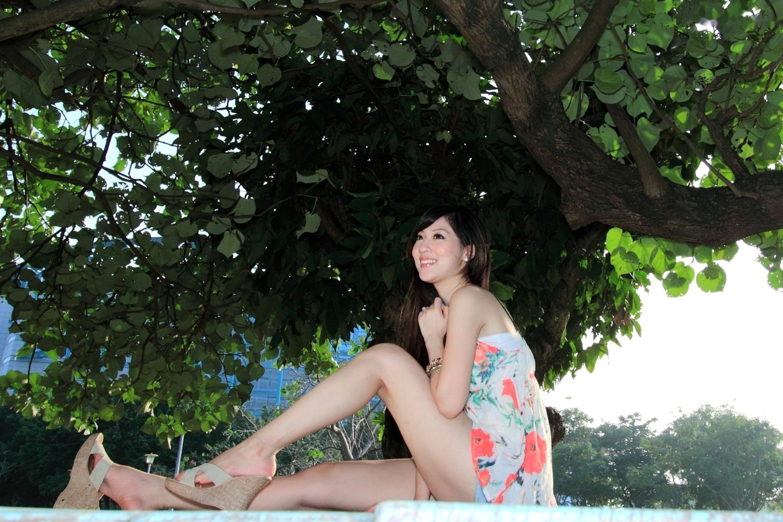 Gallery - 台湾正妹陈韦蓉/韩雨洁户外清新写真：绿荫公园里的治愈系微笑与甜美风情（98P）台湾清新户外治愈系白嫩 女神私房照_秀色女神 - image 54