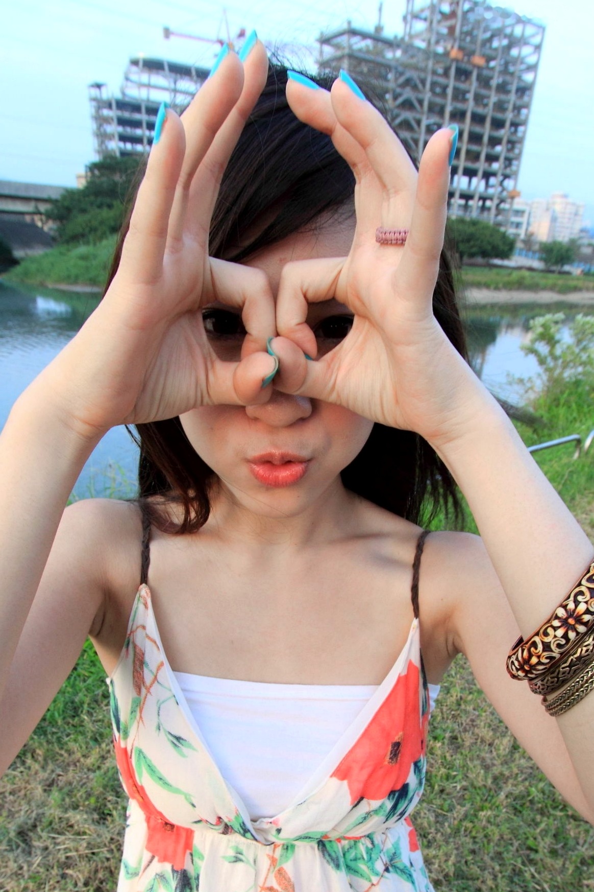 Gallery - 台湾正妹陈韦蓉/韩雨洁户外清新写真：绿荫公园里的治愈系微笑与甜美风情（98P）台湾清新户外治愈系白嫩 女神私房照_秀色女神 - image 56